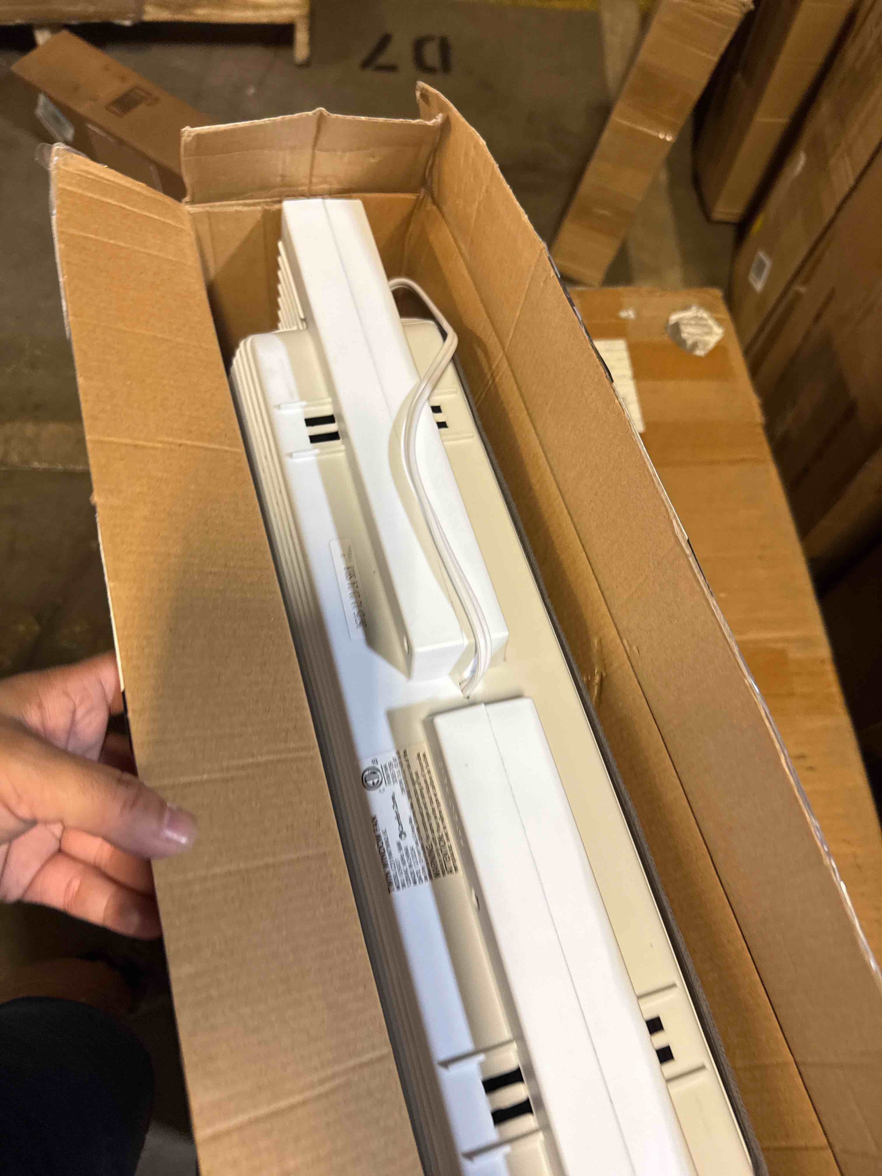 https://s3.amazonaws.com/lotting-images-prod/phillipi/PPE3511729_1758221439445.jpeg