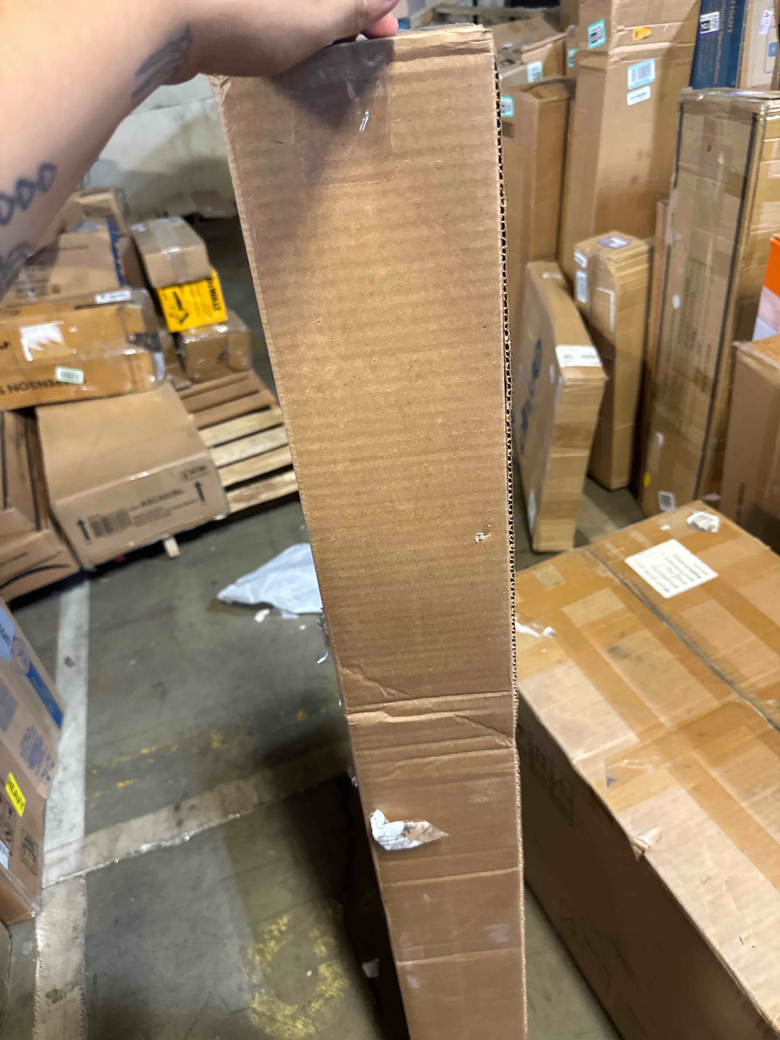 https://s3.amazonaws.com/lotting-images-prod/phillipi/PPE3511731_1758221784897.jpeg