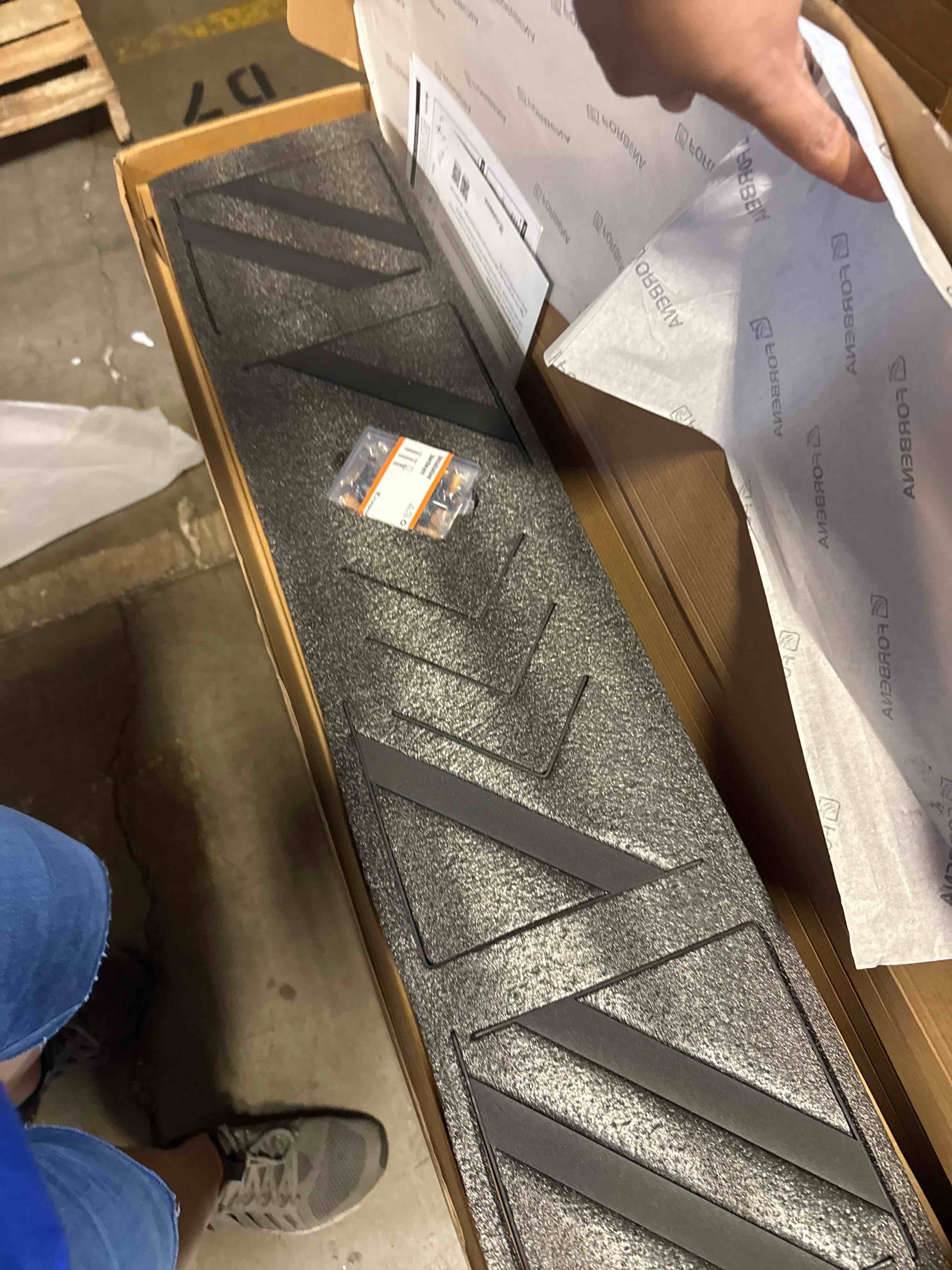 https://s3.amazonaws.com/lotting-images-prod/phillipi/PPE3511735_1758222345455.jpeg