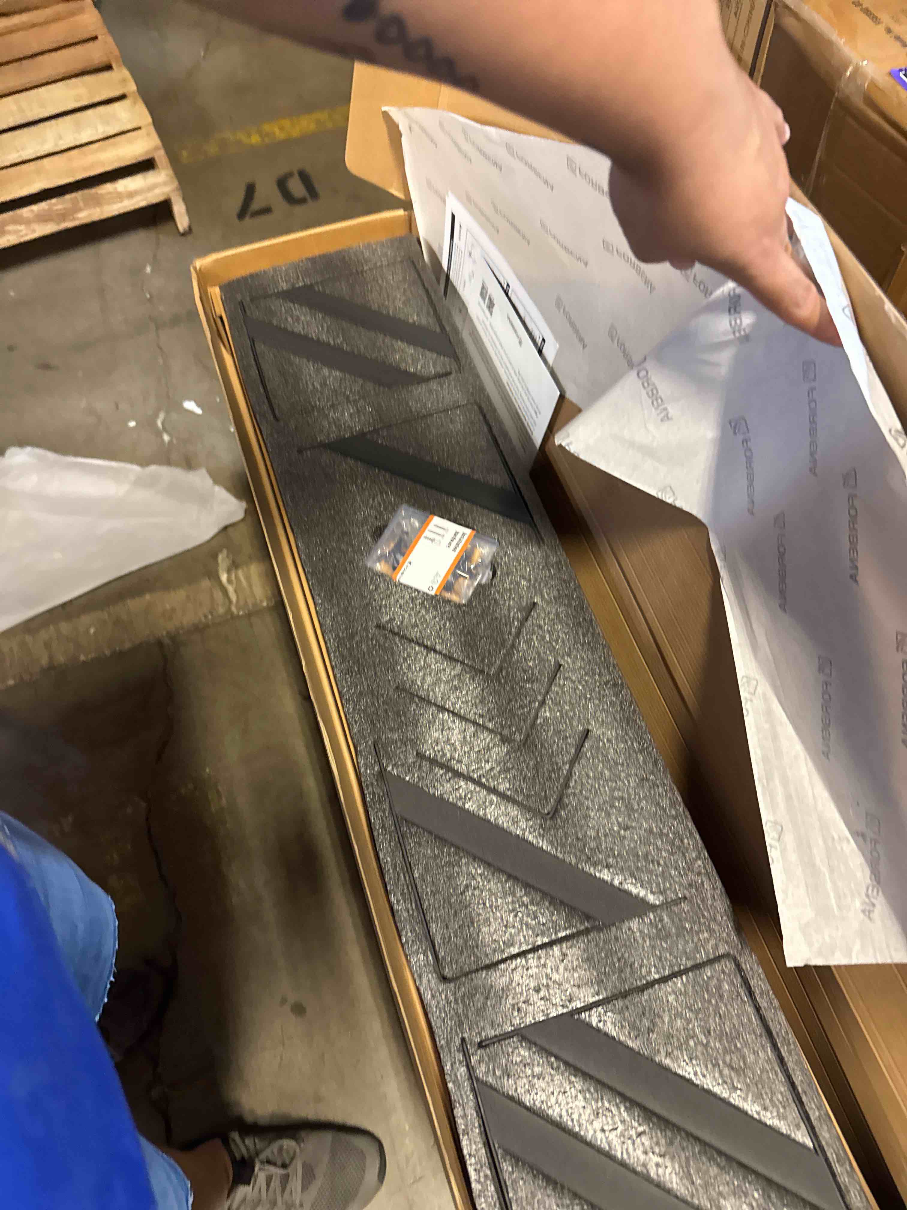 https://s3.amazonaws.com/lotting-images-prod/phillipi/PPE3511735_1758222346355.jpeg