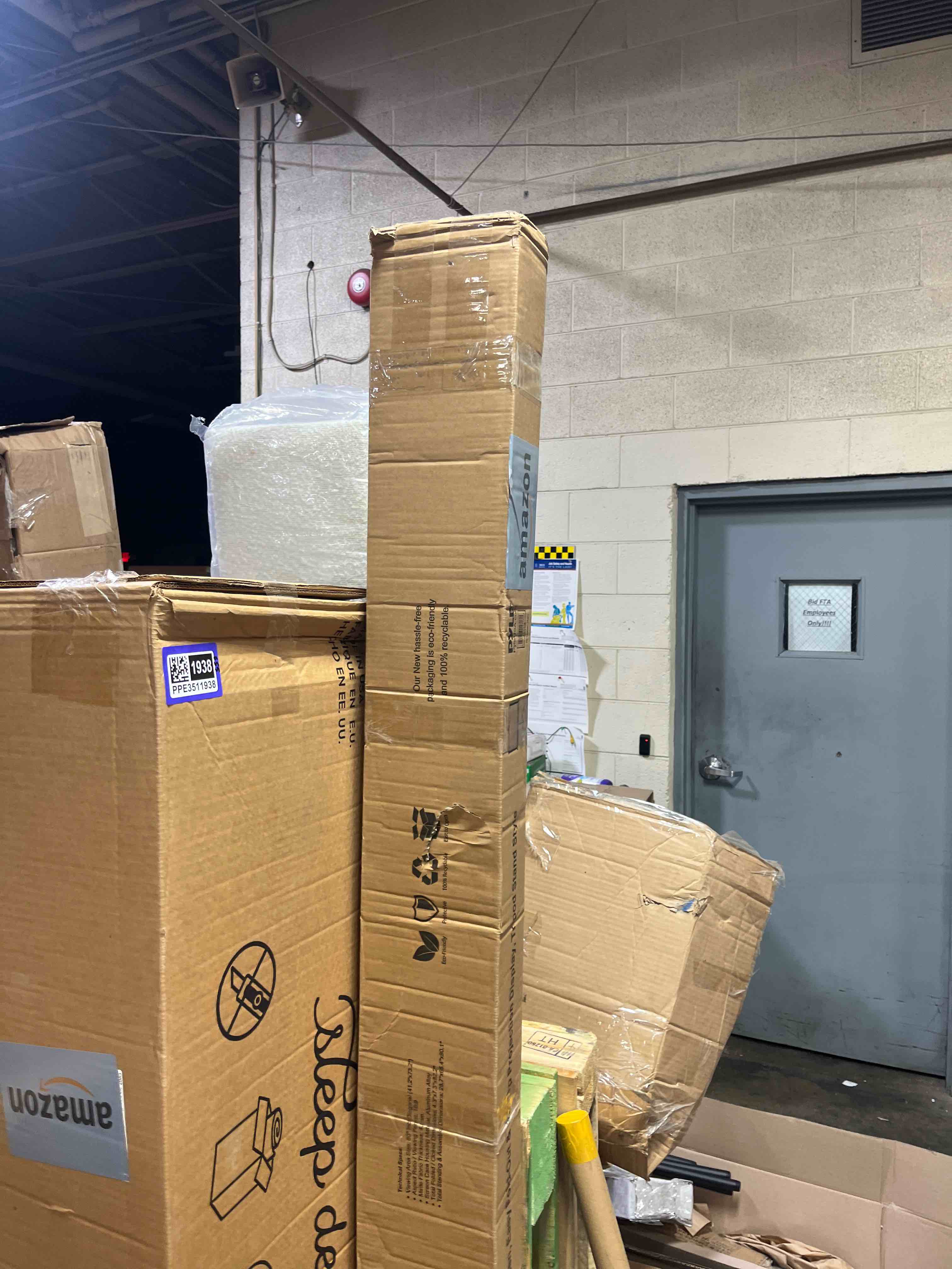 https://s3.amazonaws.com/lotting-images-prod/phillipi/PPE3511937_1758807554497.jpeg