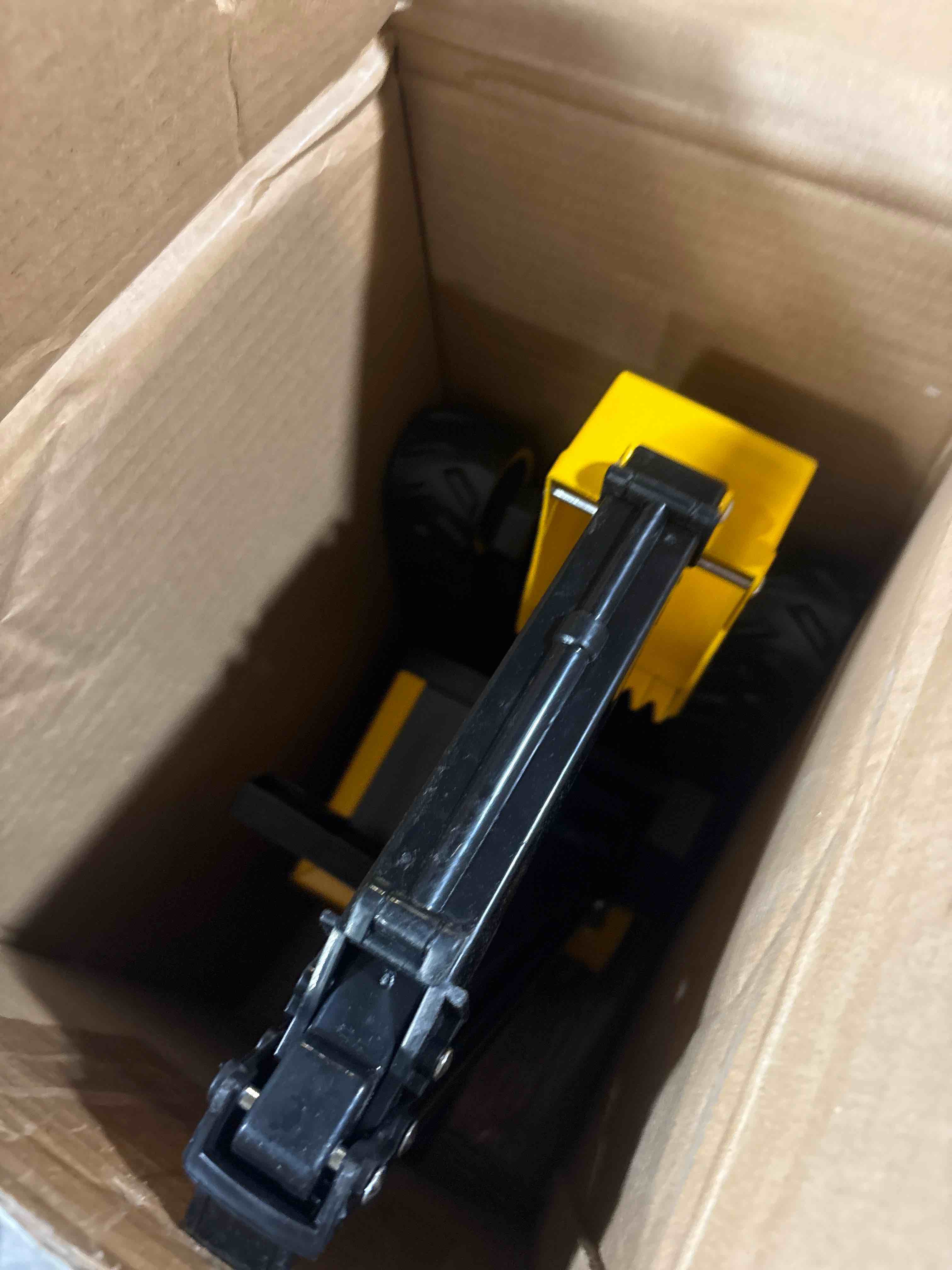 https://s3.amazonaws.com/lotting-images-prod/phillipi/PPE3512847_1760553610747.jpeg