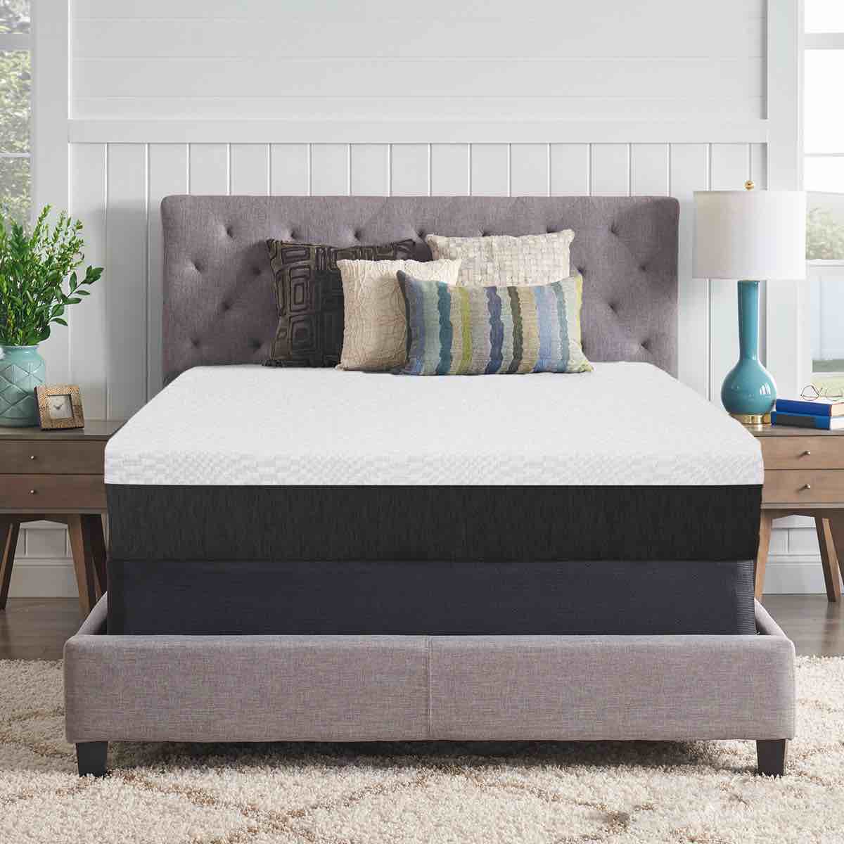 Sealy To Go 12" Queen Medium Hybrid Mattress In a Box