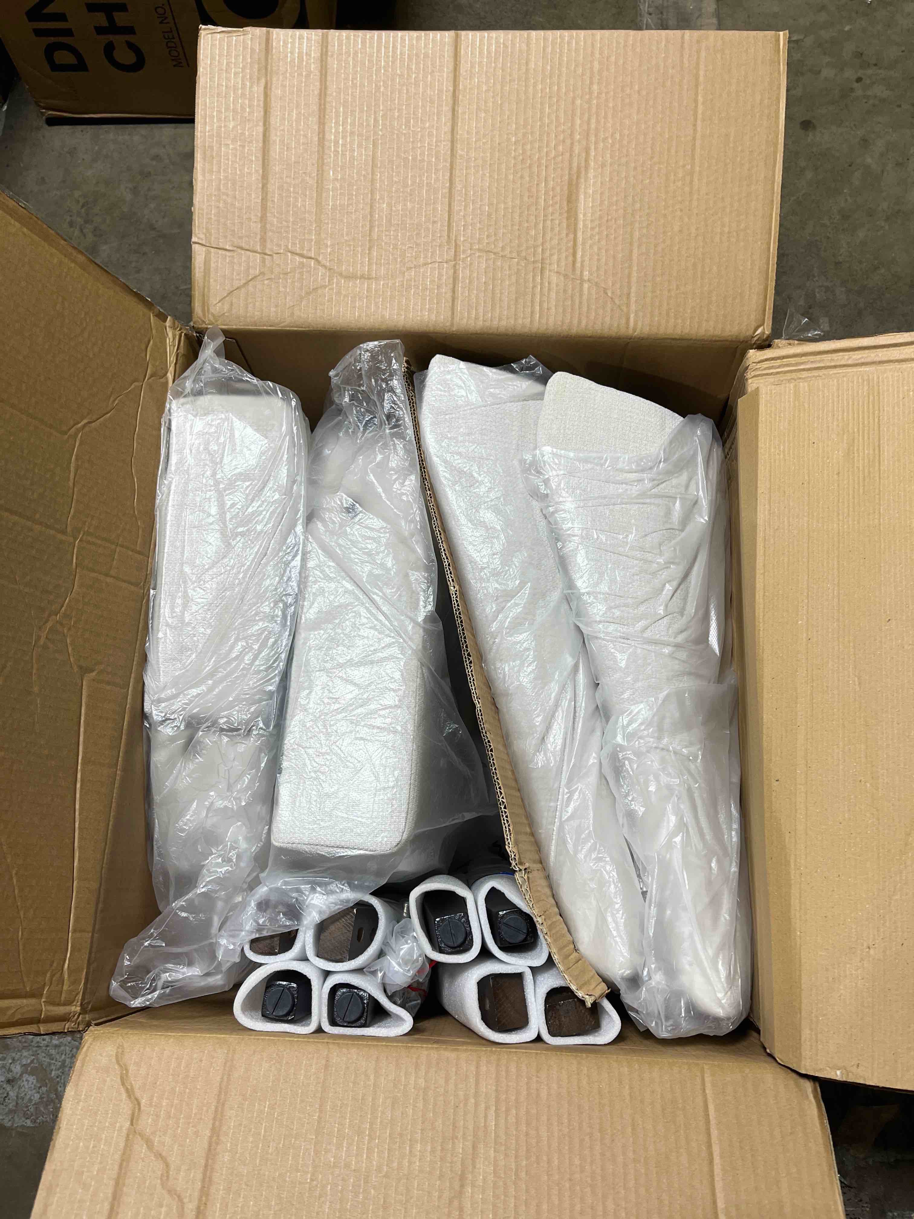 https://s3.amazonaws.com/lotting-images-prod/phillipi/PPE3513205_1761062078338.jpeg