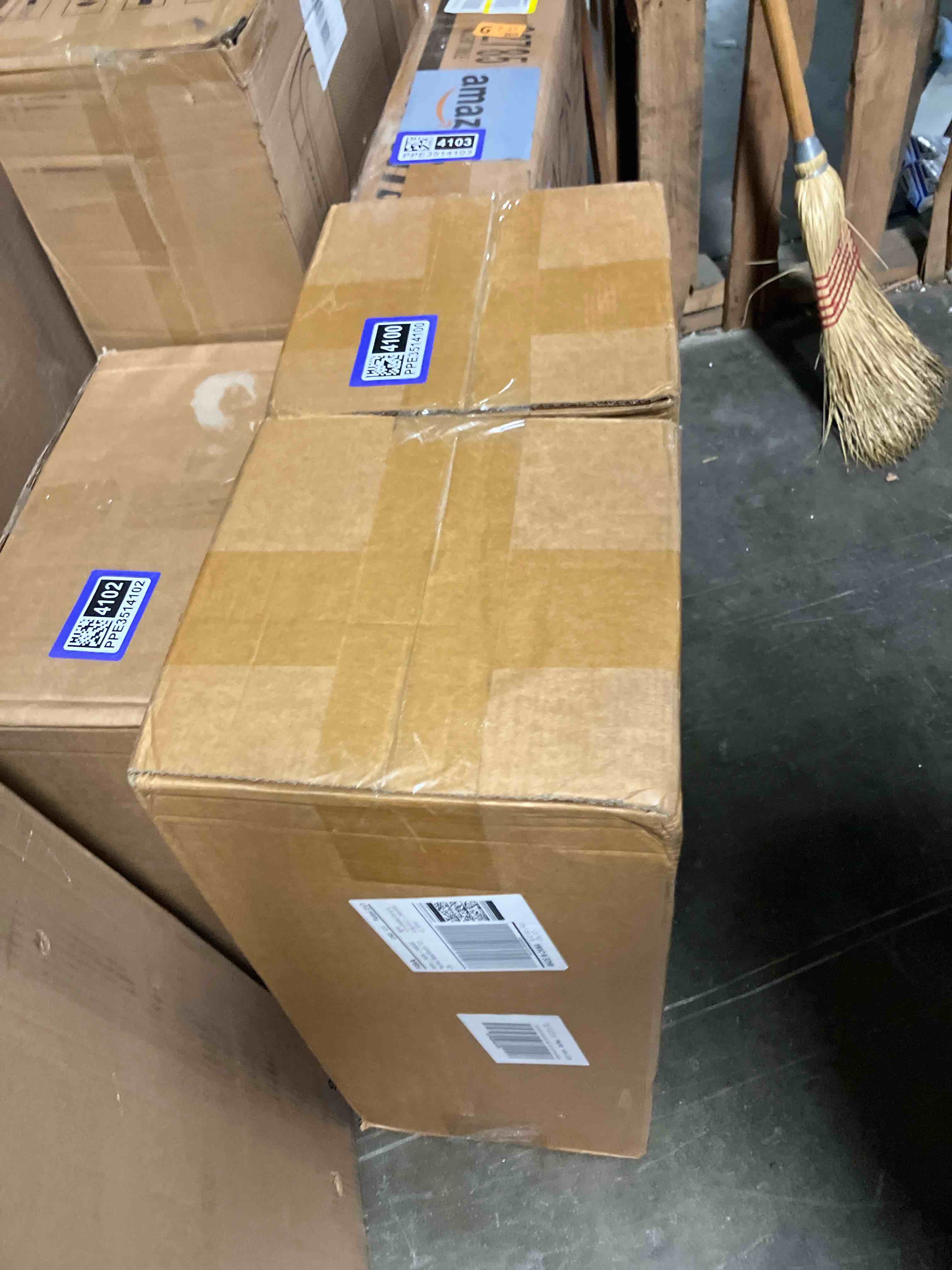 https://s3.amazonaws.com/lotting-images-prod/phillipi/PPE3514099_1759955461153.jpeg