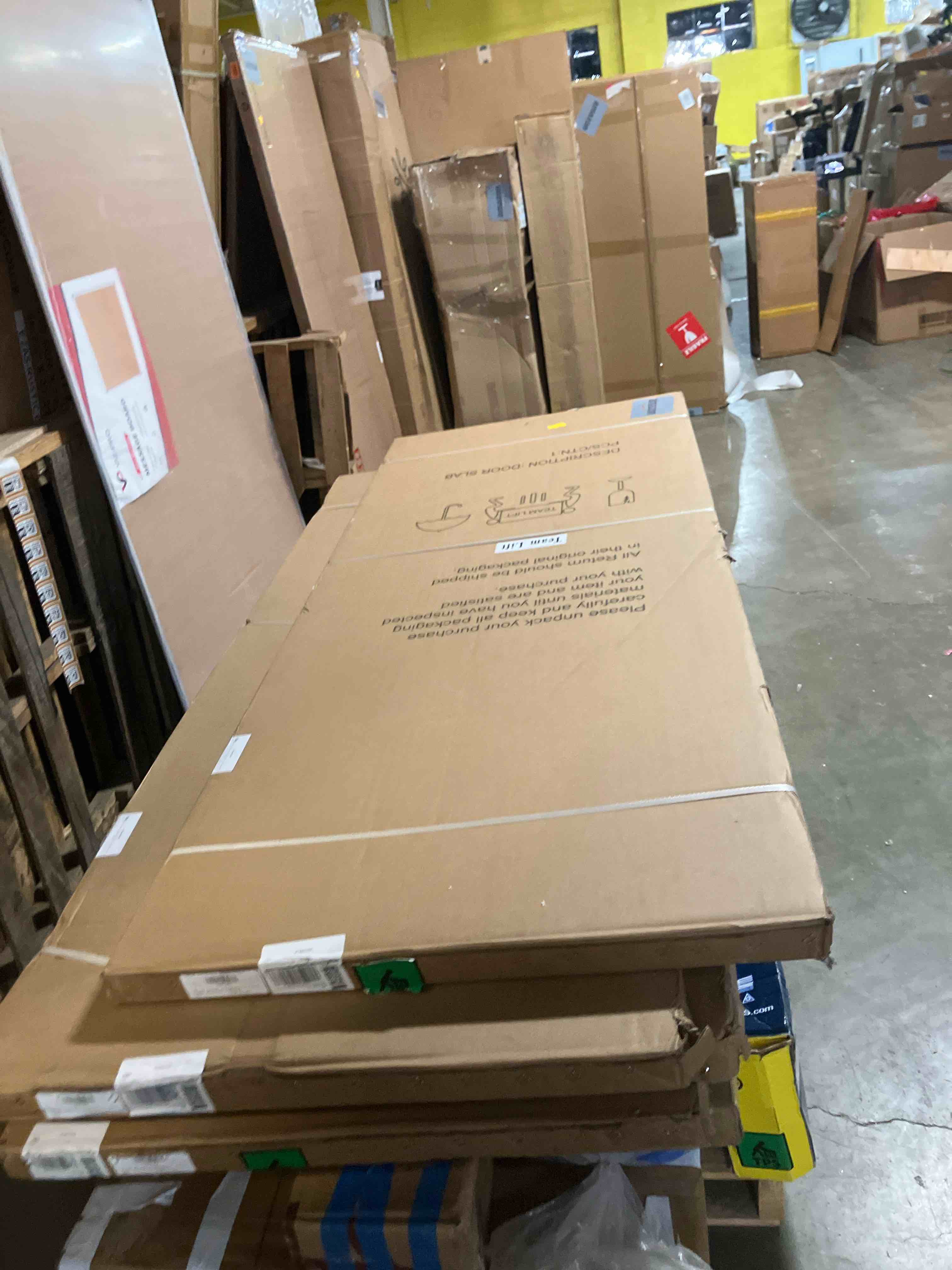 https://s3.amazonaws.com/lotting-images-prod/phillipi/PPE3514343_1760463574392.jpeg