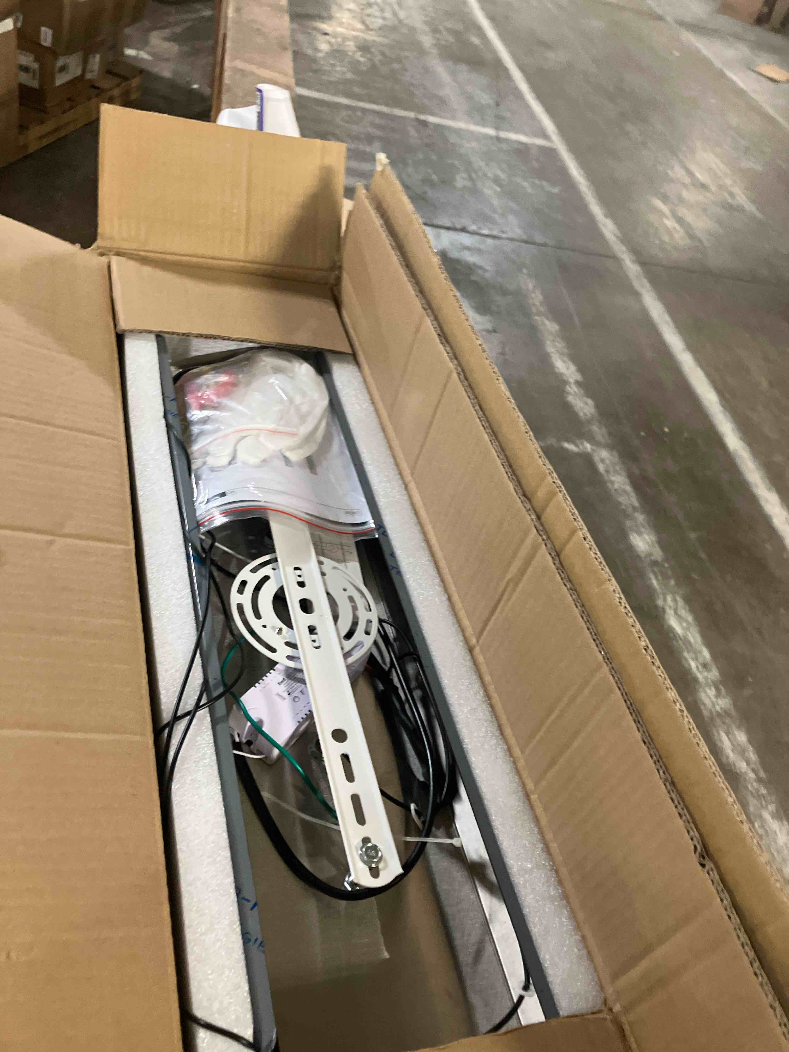 https://s3.amazonaws.com/lotting-images-prod/phillipi/PPE3514598_1760640802956.jpeg