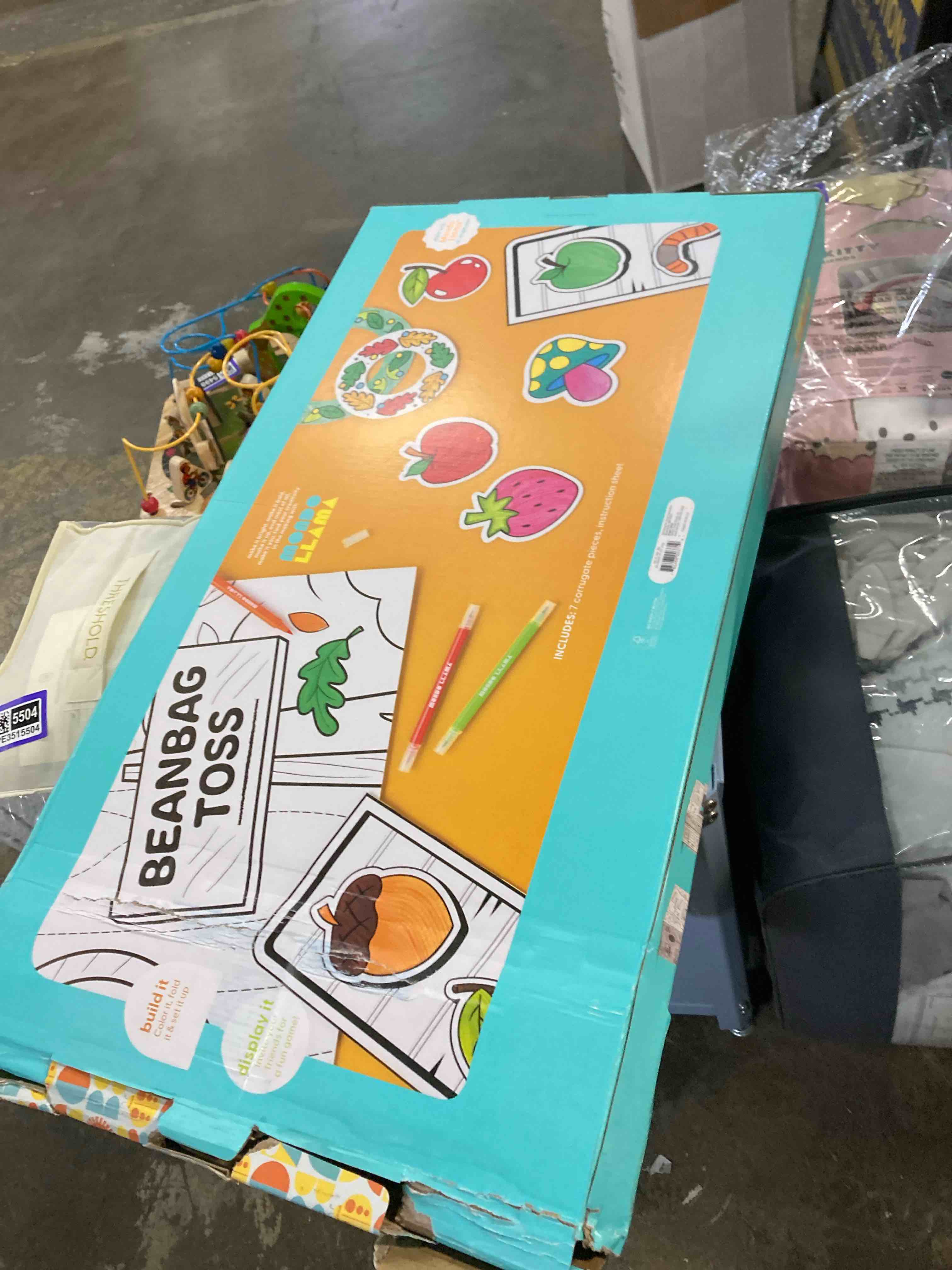 Color-Your-Own Tree House Fort - Mondo Llama™