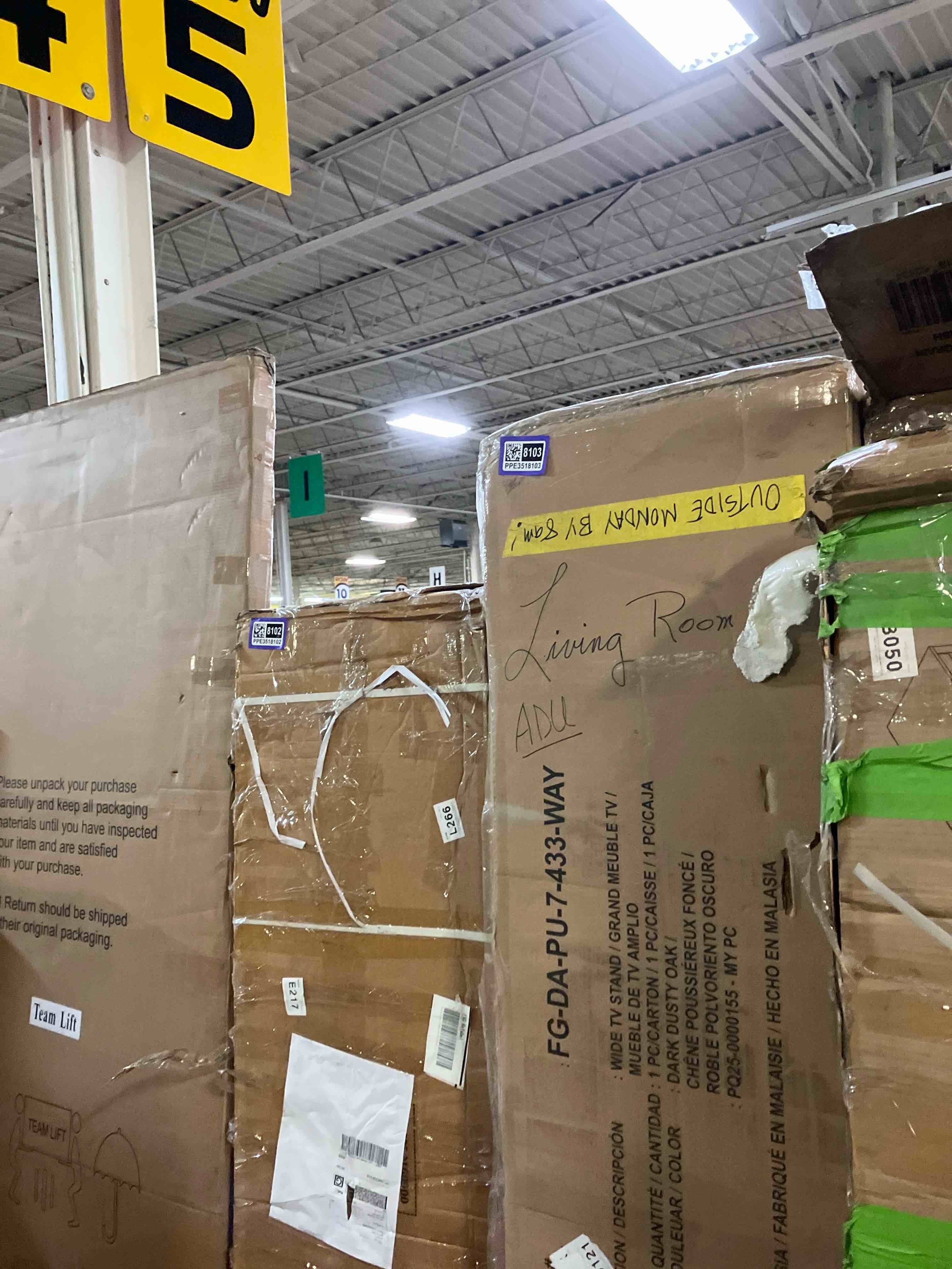 https://s3.amazonaws.com/lotting-images-prod/phillipi/PPE3518103_1759438981280.jpeg