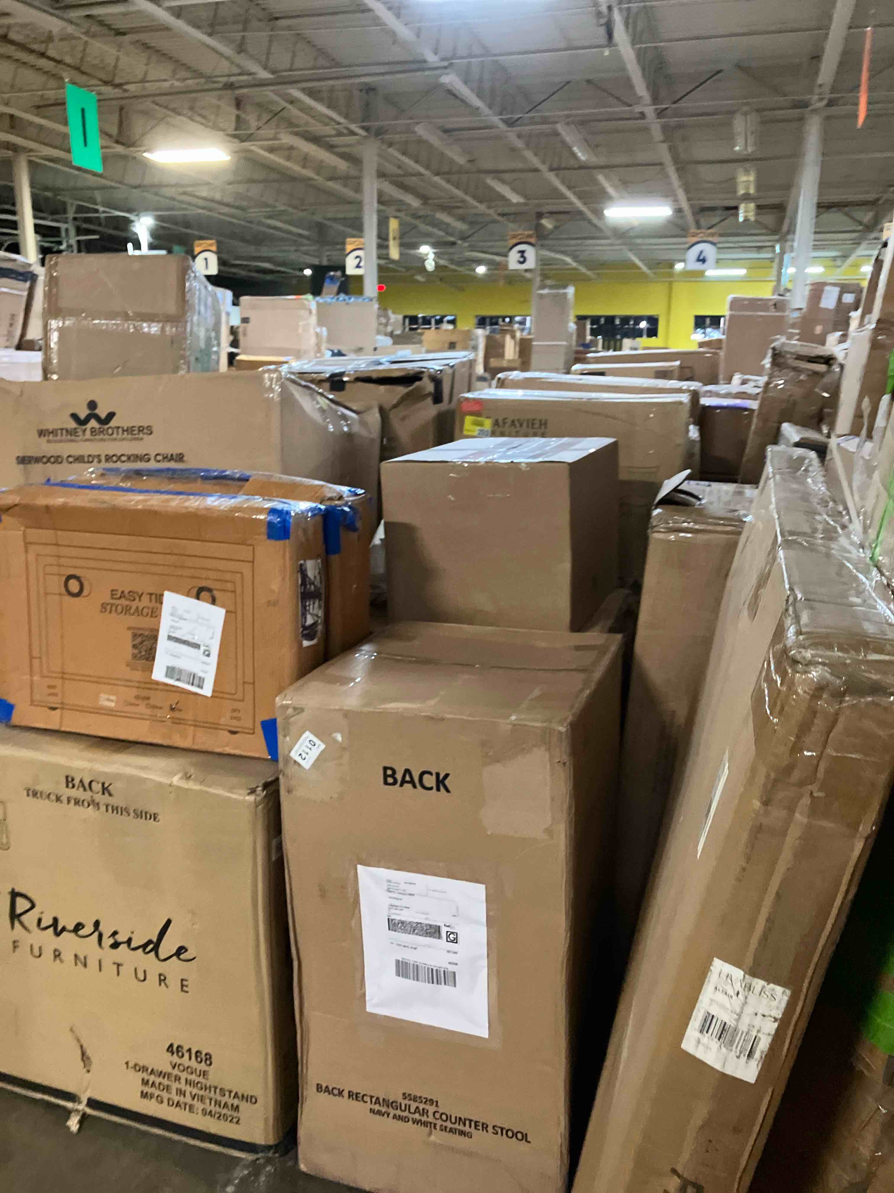 https://s3.amazonaws.com/lotting-images-prod/phillipi/PPE3518124_1759441432043.jpeg