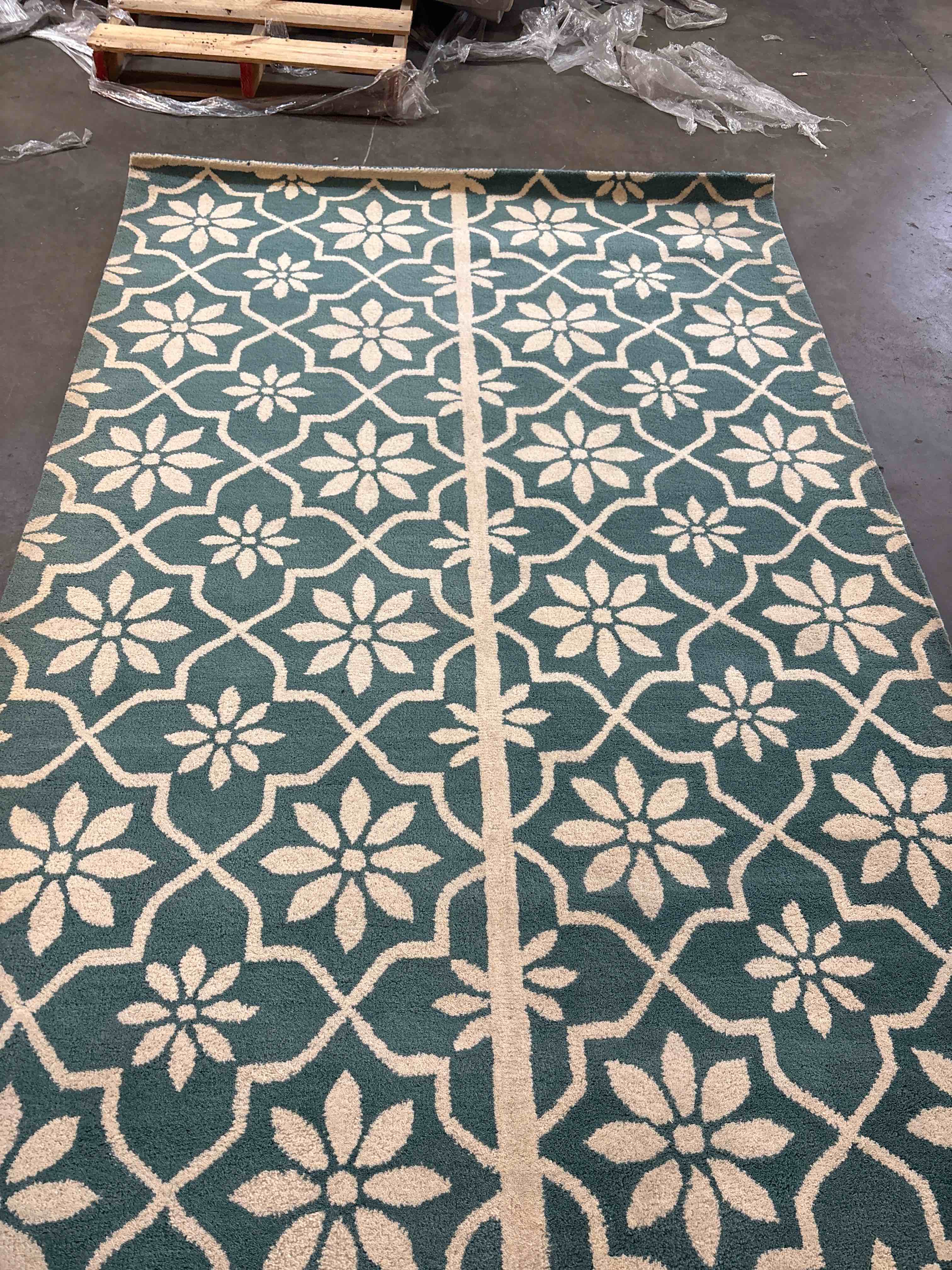 Flower Rugs for Living Room Rug 5x8, Abstract Low Pile Area Rug for Bedroom Green Carpet Non Slip Rug Floor Rug for Nursery Office Dining Room Classroom