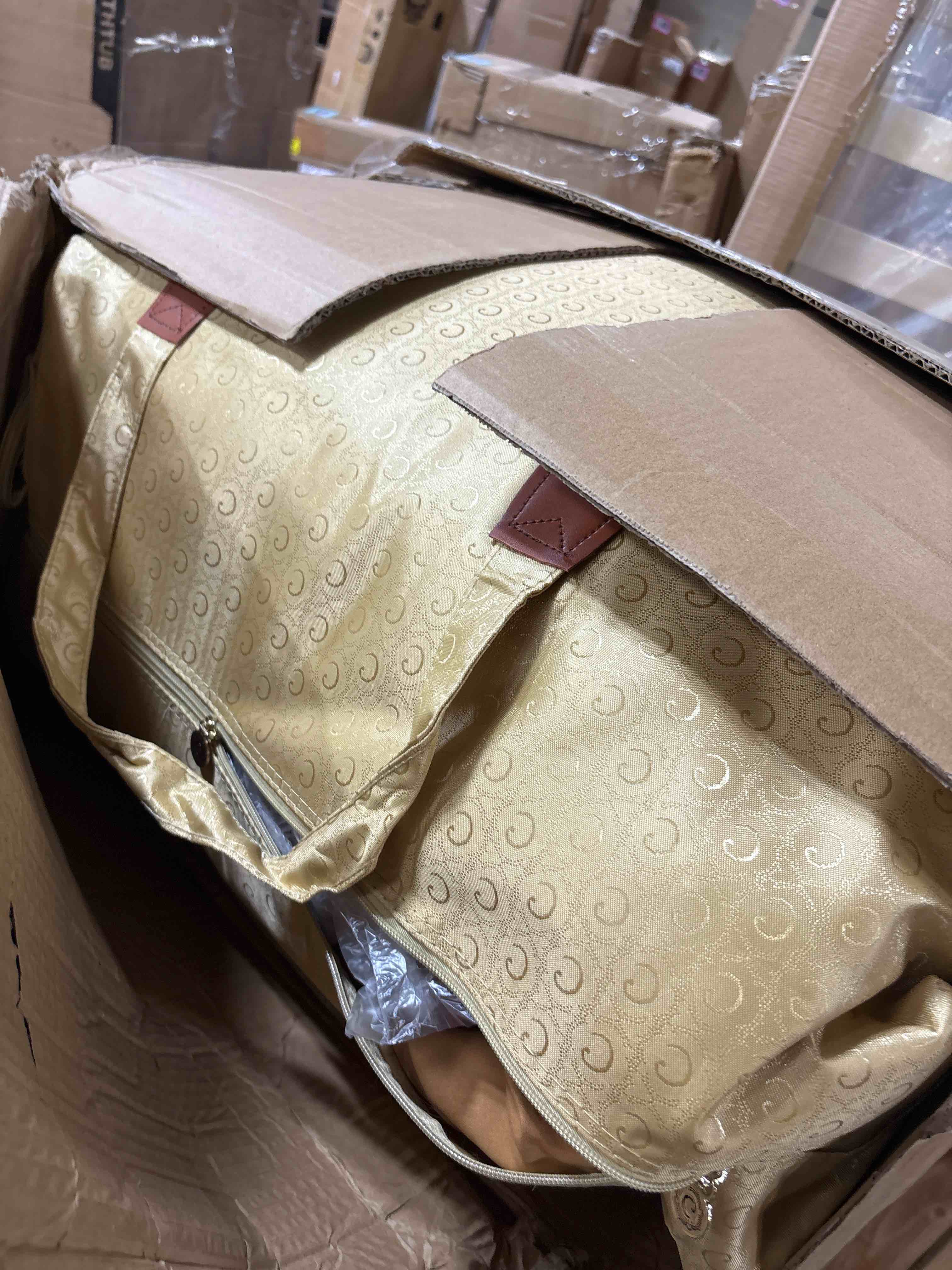 Condition photo showing New/Like New for Croscill Galleria 4 Piece Chenille Jacquard Comforter Set