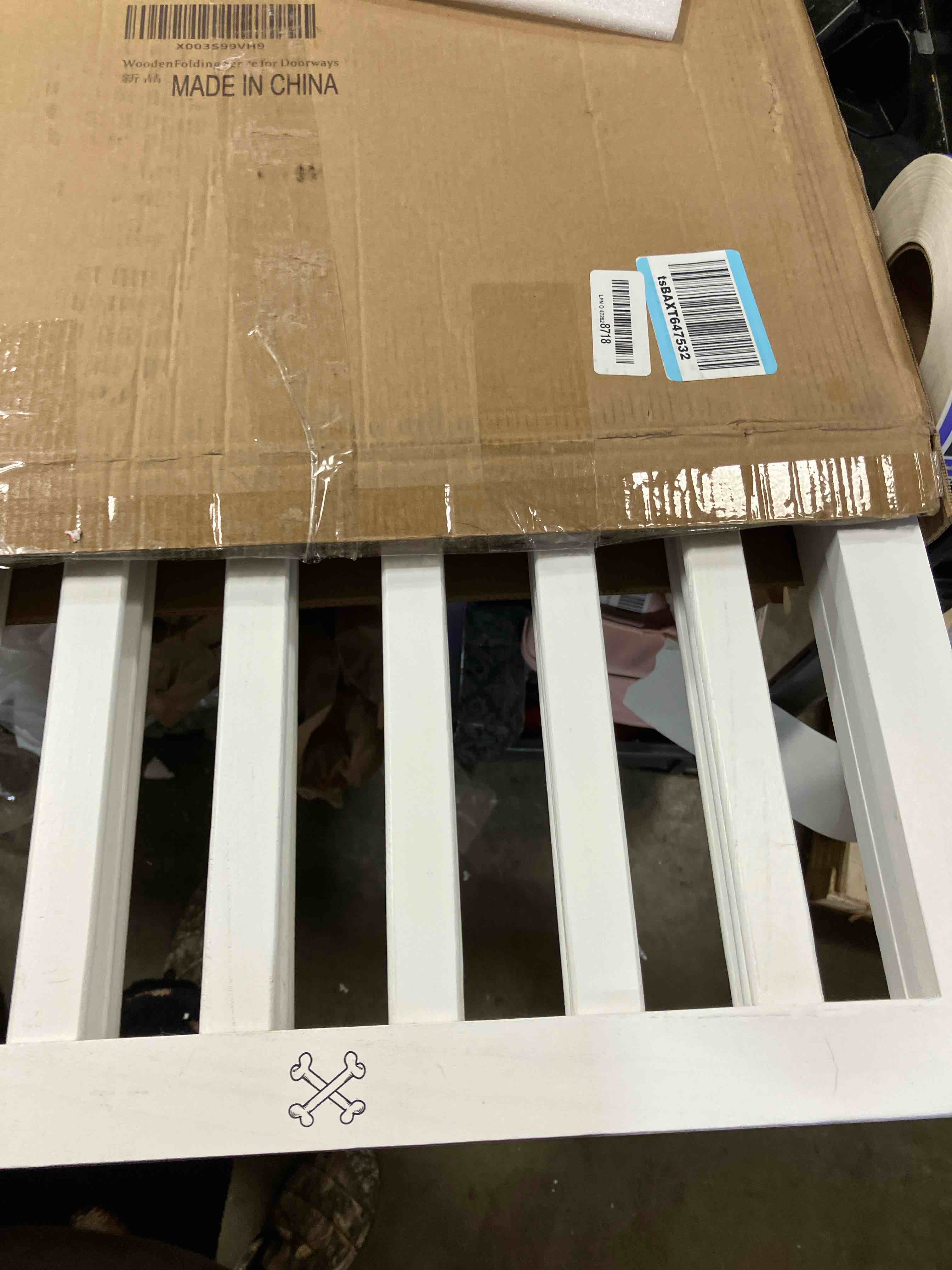 Condition photo showing Good Condition for Dog Gate Wooden Freestanding Pet Gate3 Panel 23.6" Height White Indoor Dog Fences,House Gate for Doorways & Stairs