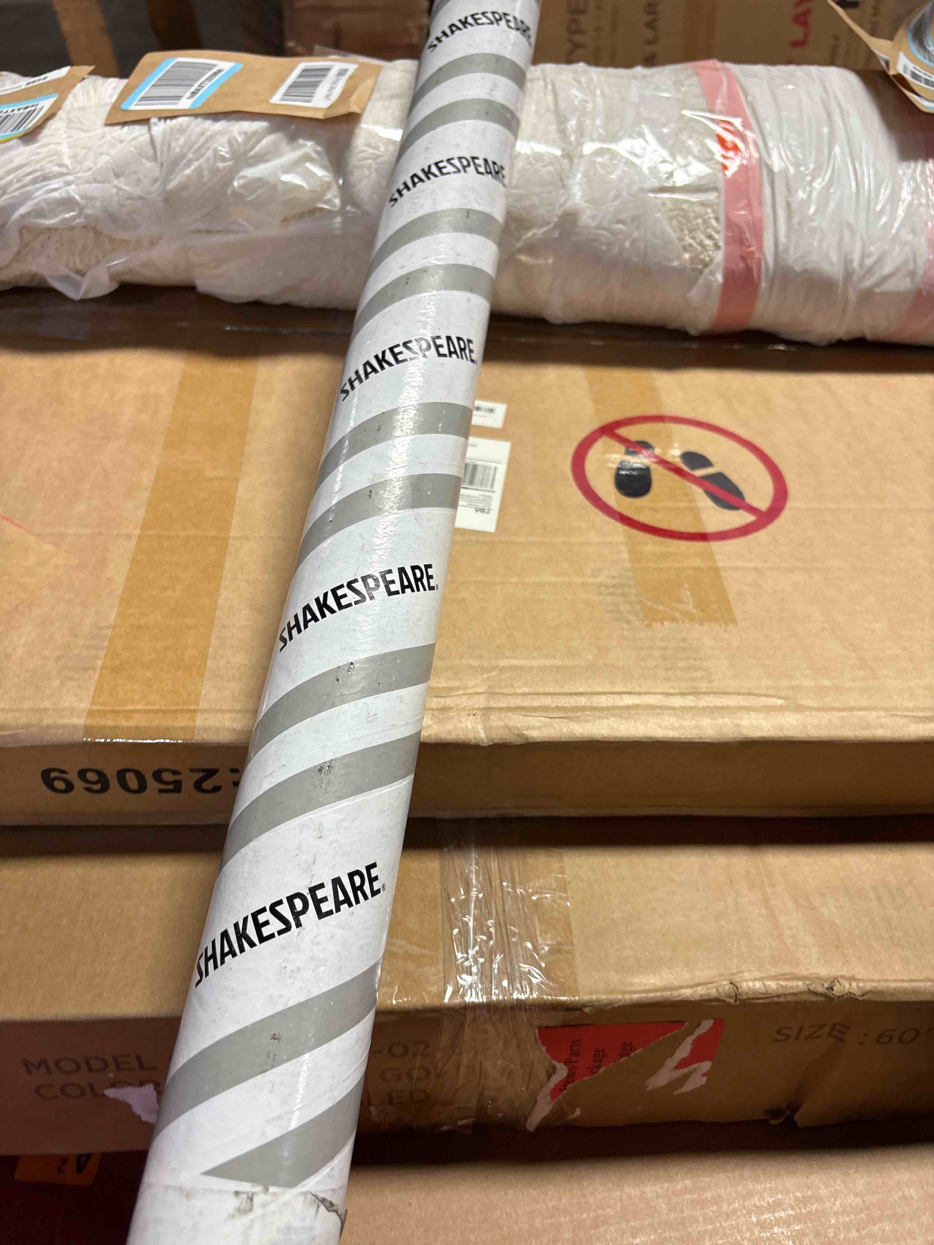 Condition photo showing New/Like New for Shakespeare 6400-R Phase III VHF Antenna - 4' VHF Marine Band 3dB Gain