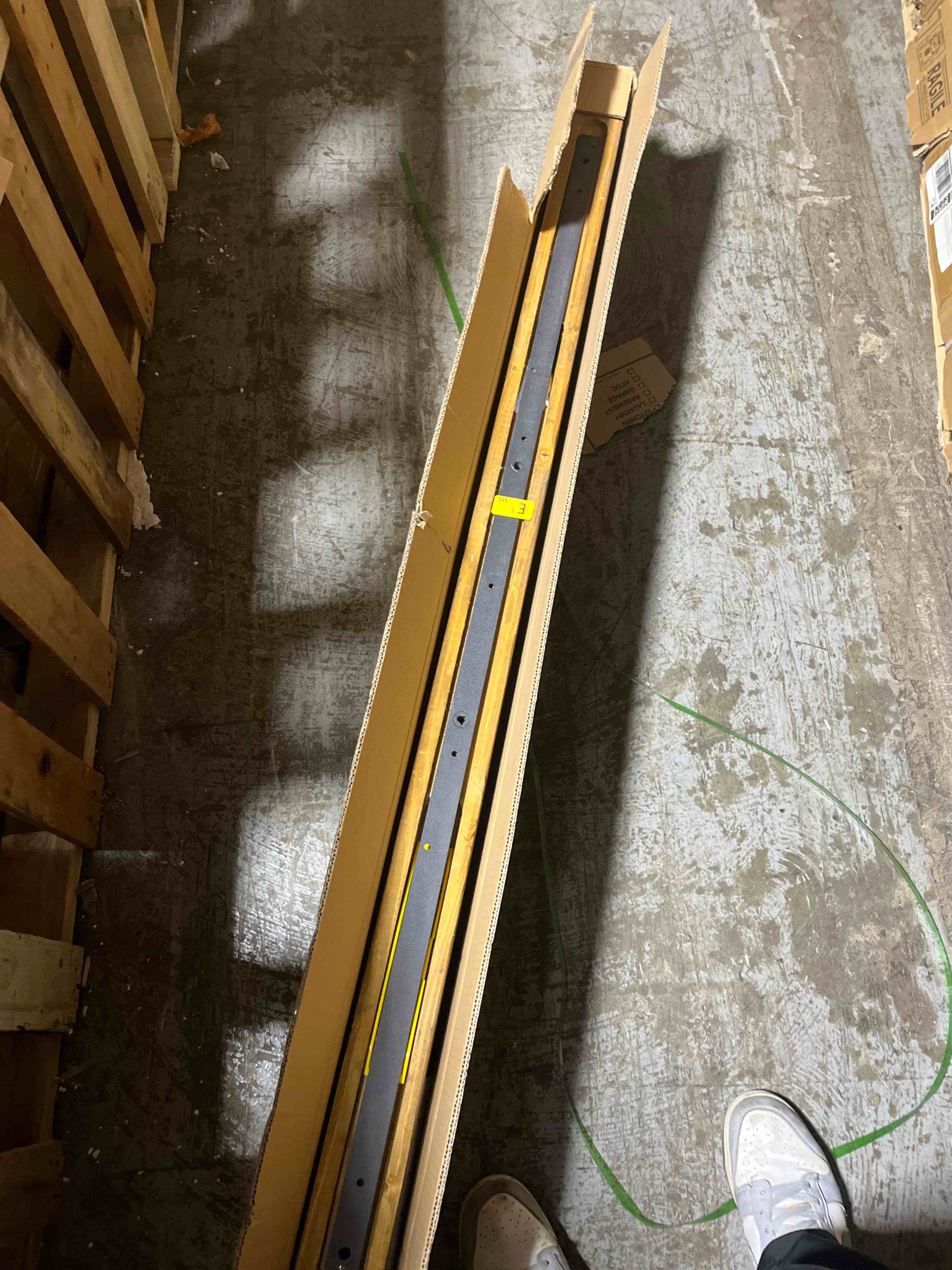 Condition photo showing New/Like New for BoscoMondo Solid Wood Fireplace Mantel Shelf, Floating Mantle for Living Room, Farmhouse Rustic Wood Mantel, Easy Wall Mount with Heavy-Duty Metal Bracket (60", Oak) 60" Oak