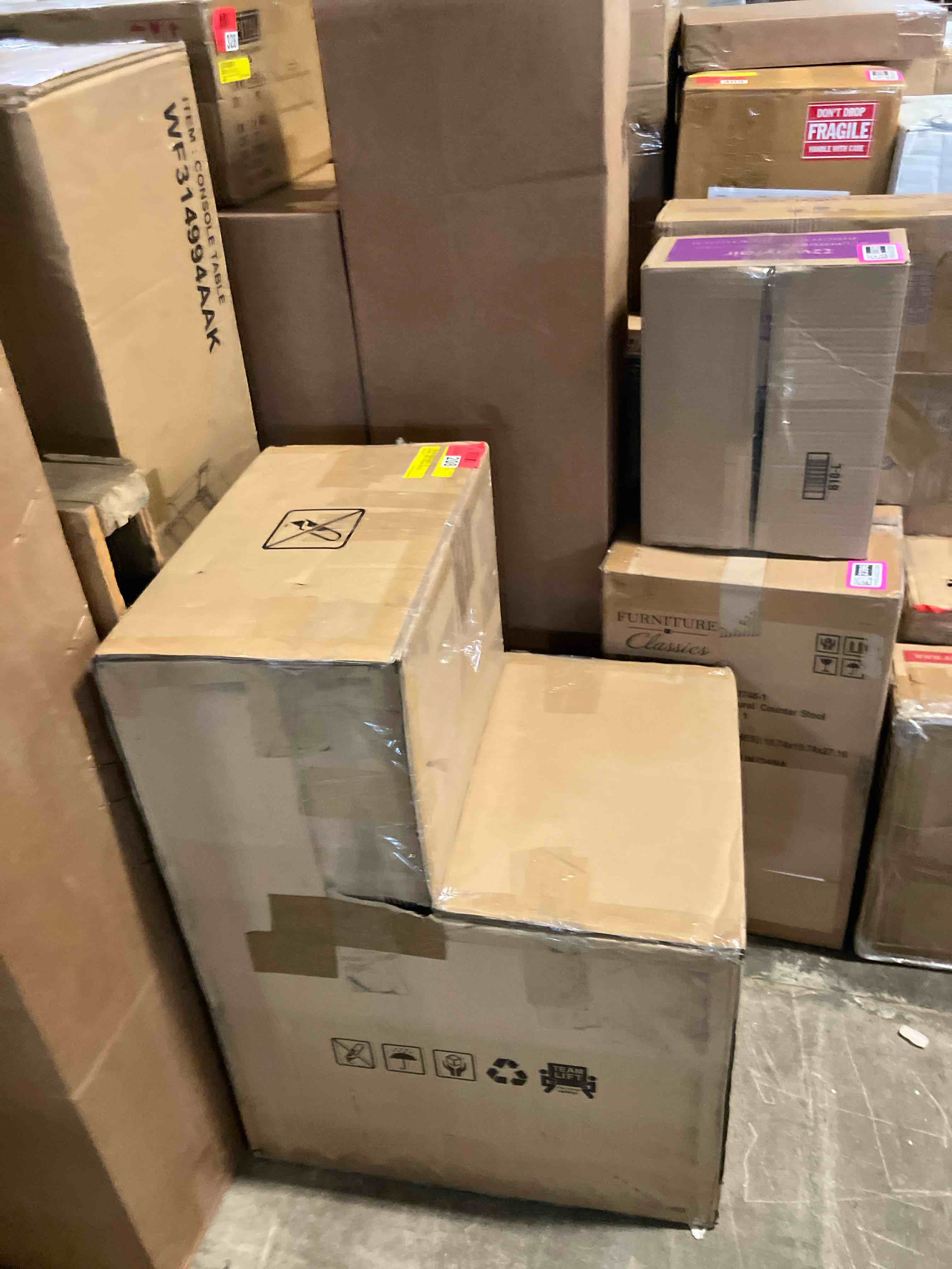 Condition photo showing New/Like New for joss & main bethea dining chair with arms (one chair only)