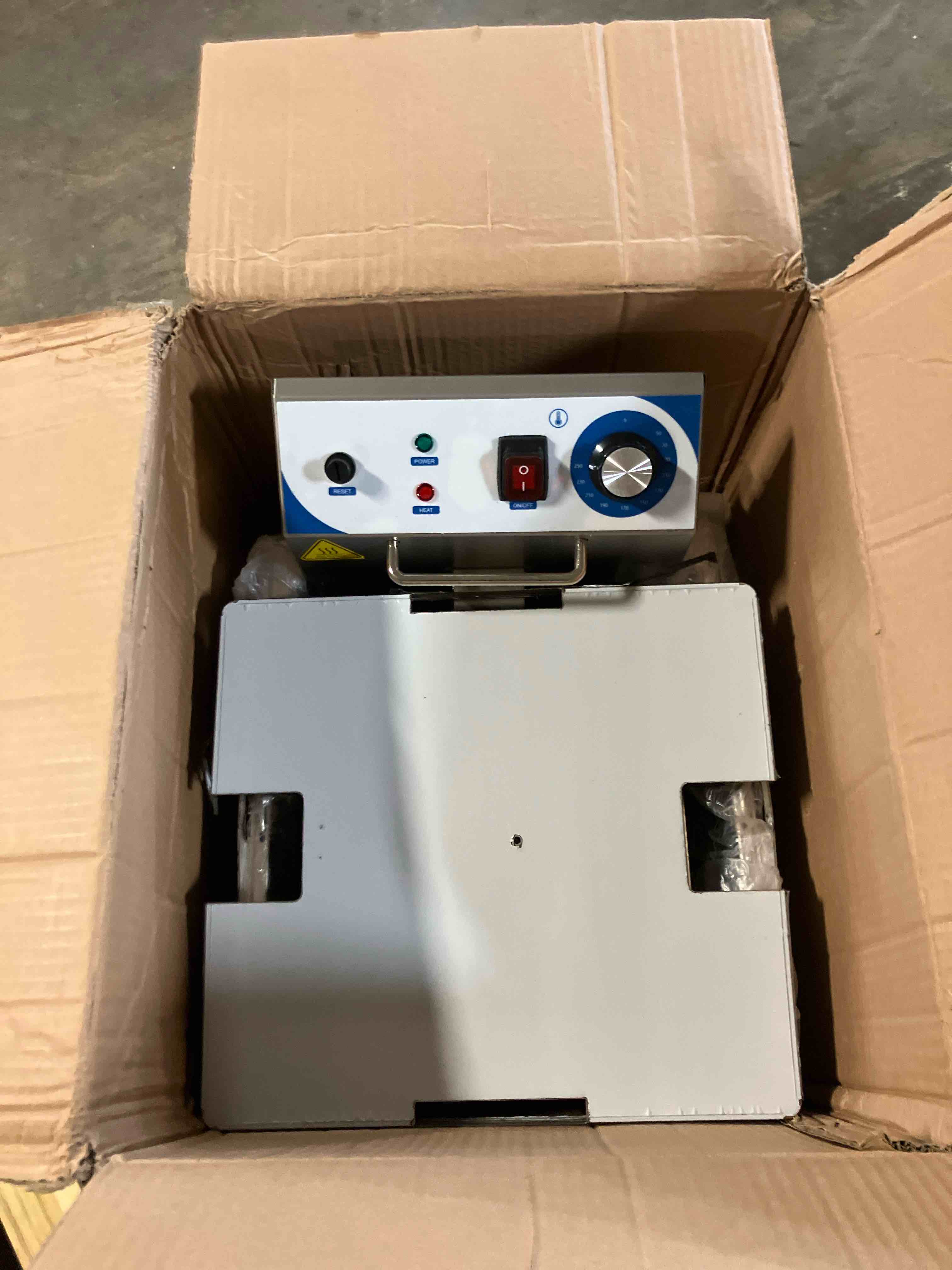 Condition photo showing New/Like New for 11.6q.t/11 liter electric deep fryer with basket and lid, commercial stainless steel countertop fryer temperature control for home kitchen and restaurant, 110v, 1700w