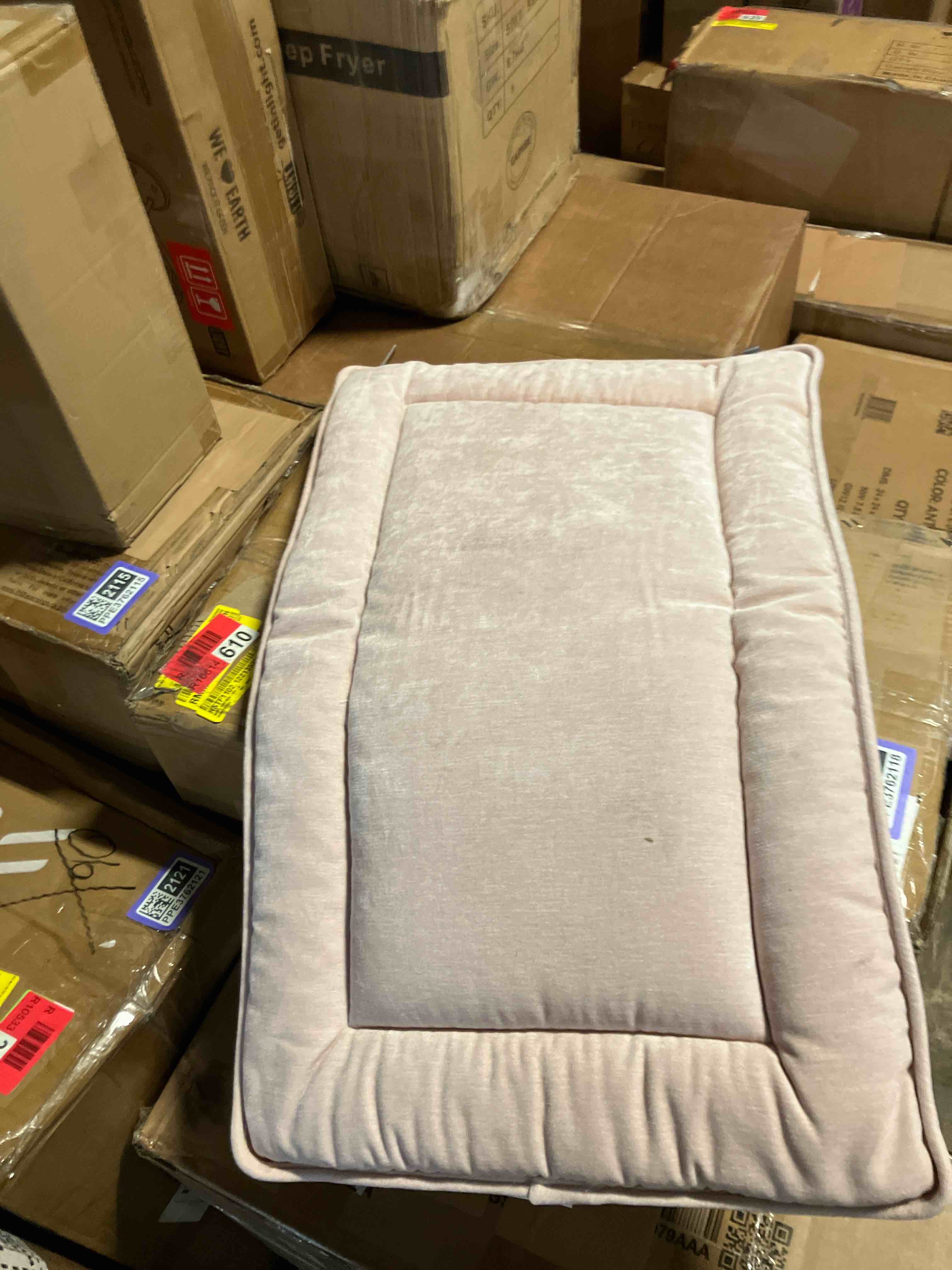 Condition photo showing New/Like New for memory foam dog bed, anti anxiety bed for dogs and cats, pet bed, dog beds, dog mat