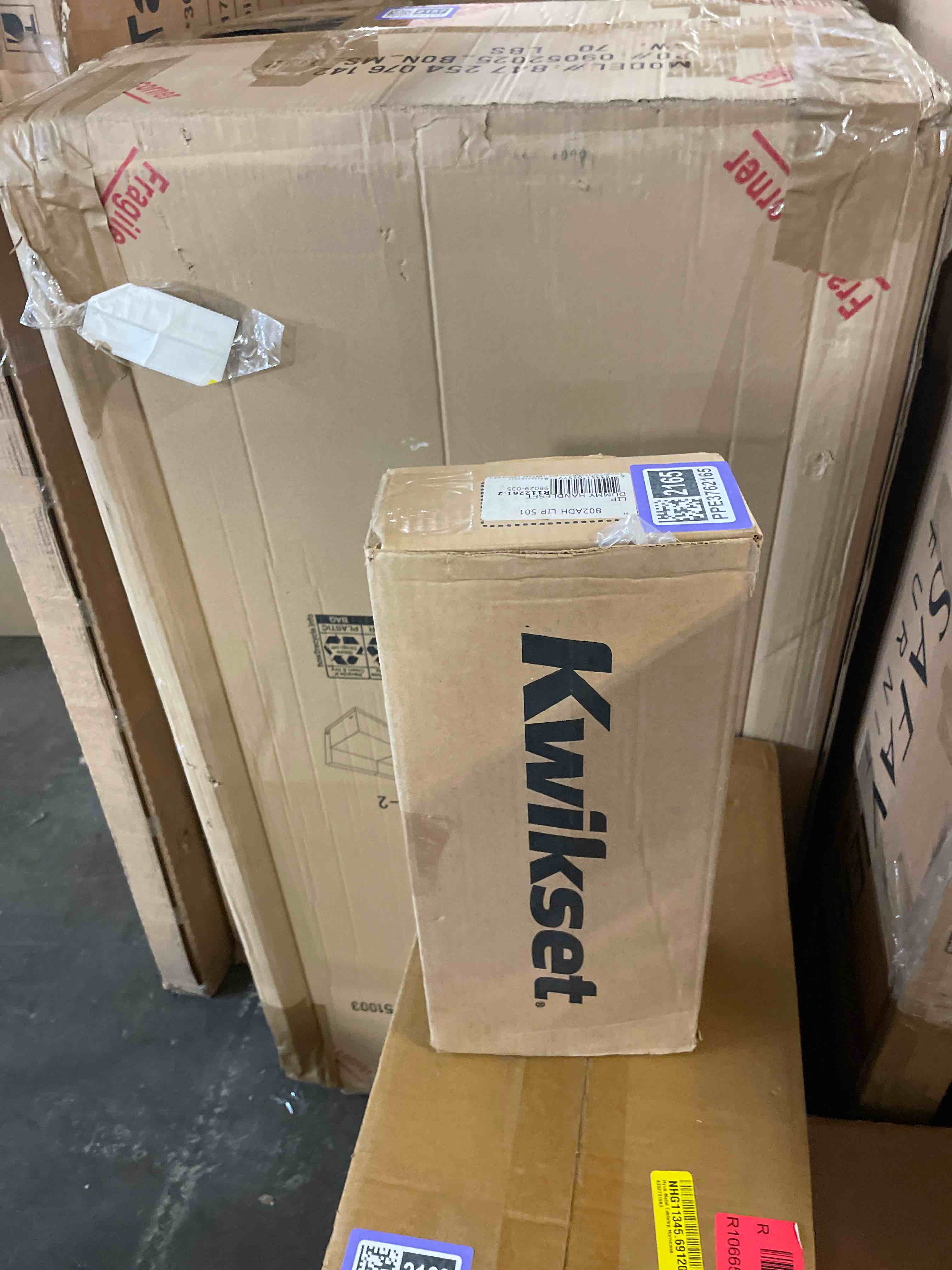 Condition photo showing New/Like New for kwikset 802adh-lip signature series ashfield dummy handleset