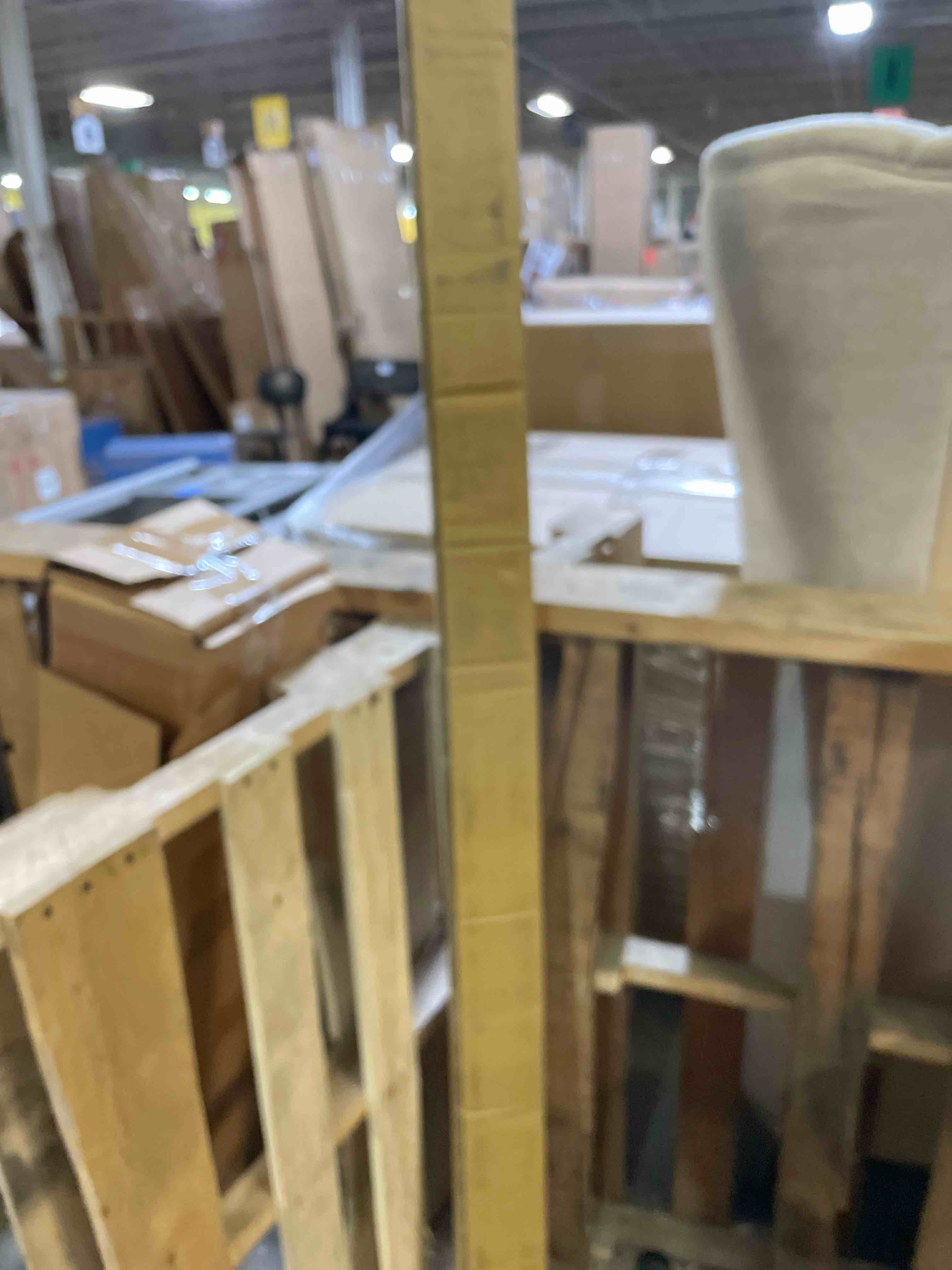 Condition photo showing Good Condition for coursey 1 inch cordless semi-sheer light filtering pleated shade