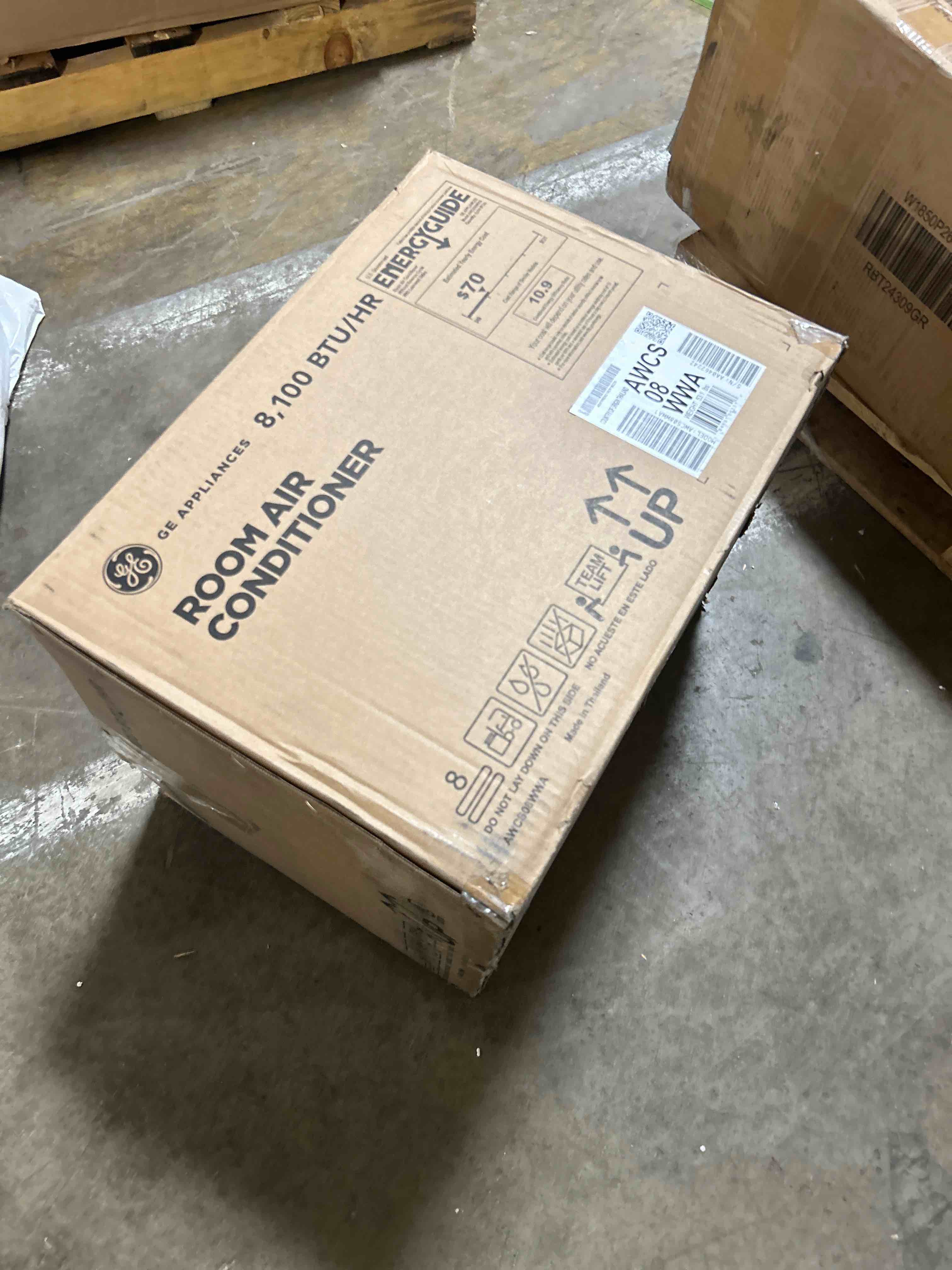 Condition photo showing New/Like New for ge window air conditioner 8,000 btu for rooms up to 350 sq ft., wi-fi enabled, energy-efficient cooling for medium rooms, easy install kit, control using remote or smartphone app, white new 8,000 btu white