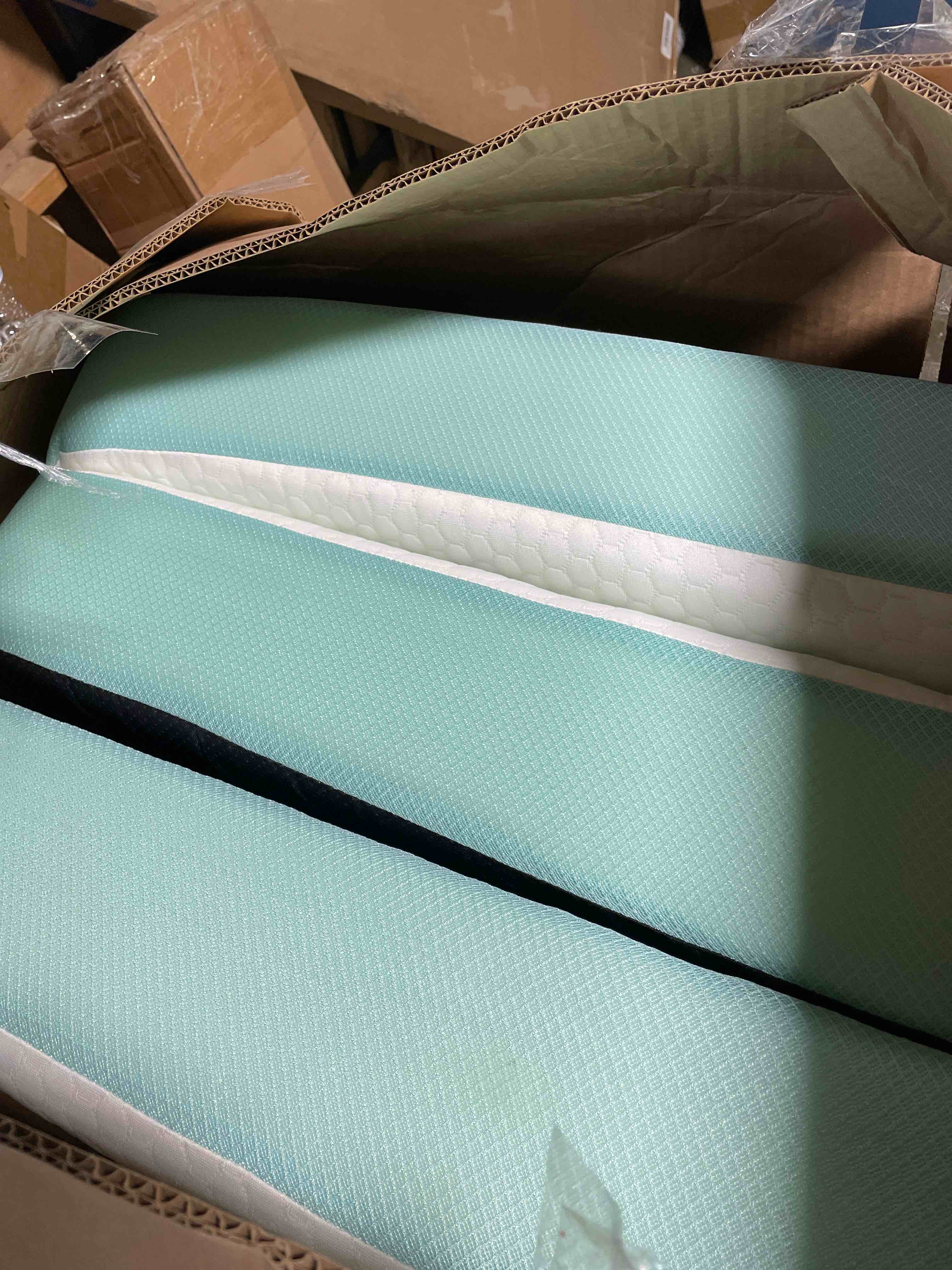 Condition photo showing Good Condition for roxgox memory foam trifold mattress, queen portable floor bed 6 inch, foldable mat with washable cover, handle & non-slip bottom, for rv, travel, camping, yoga, 78"x58"x6", white green