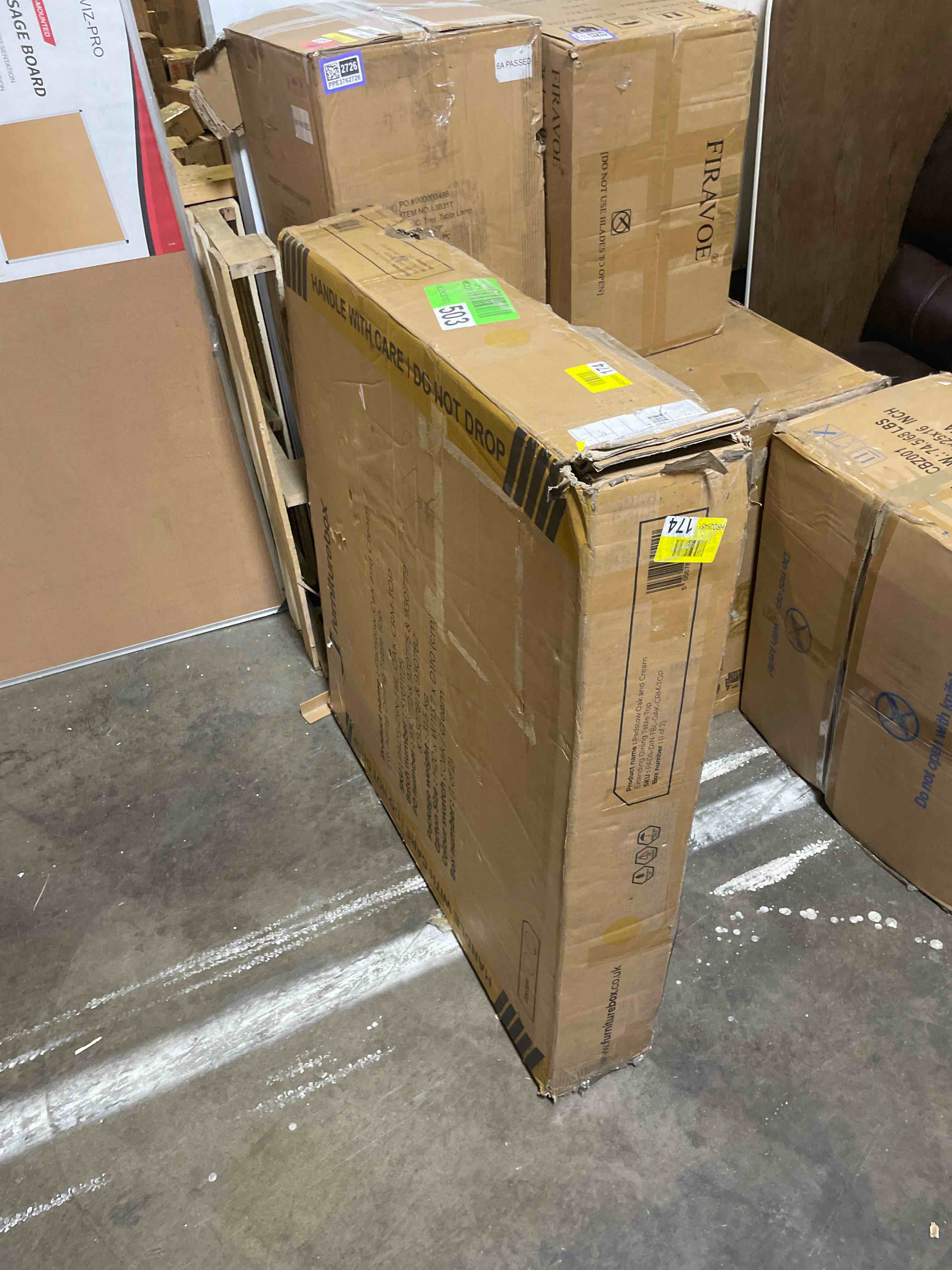 Condition photo showing Good Condition for prestow extending round dining table in solid wood - traditional rustic farmhouse kitchen (table top only)