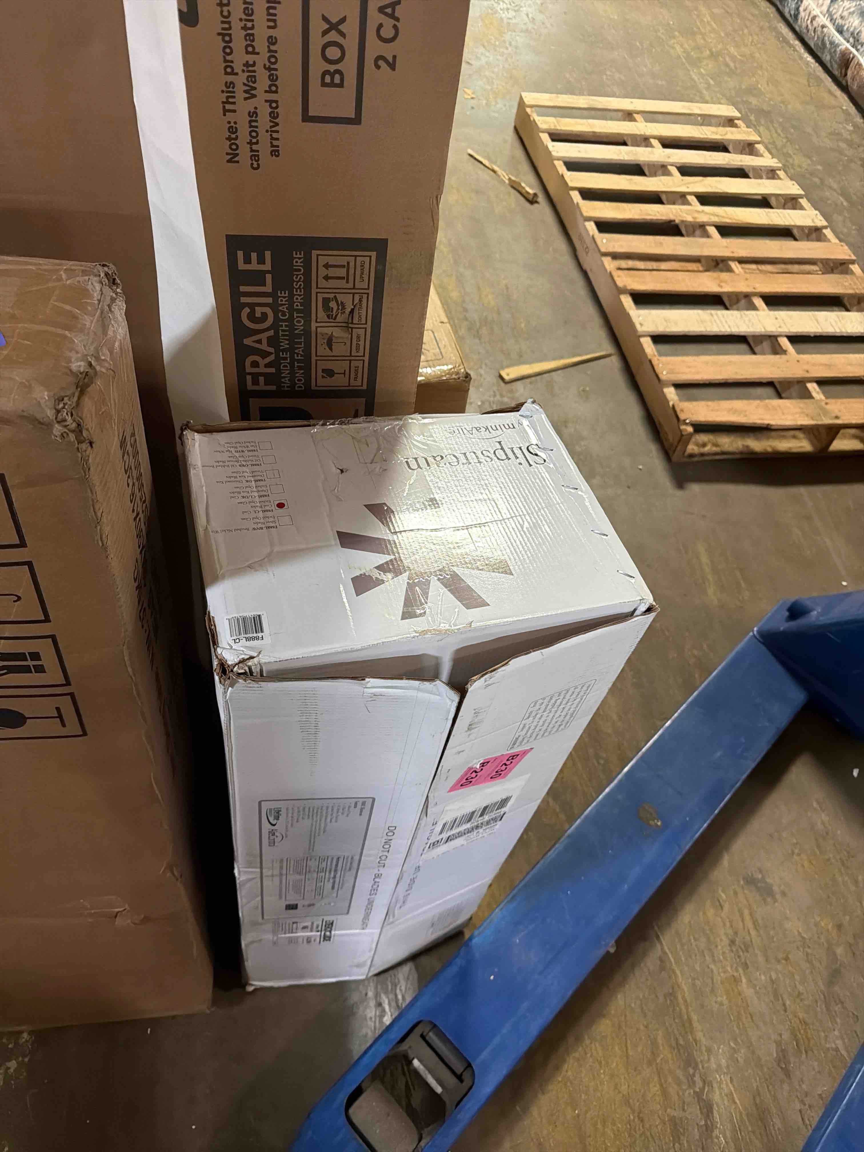 Condition photo showing New/Like New for minka-aire f888l-cl slipstream 65 inch outdoor ceiling fan with dimmable led light and dc motor, coal