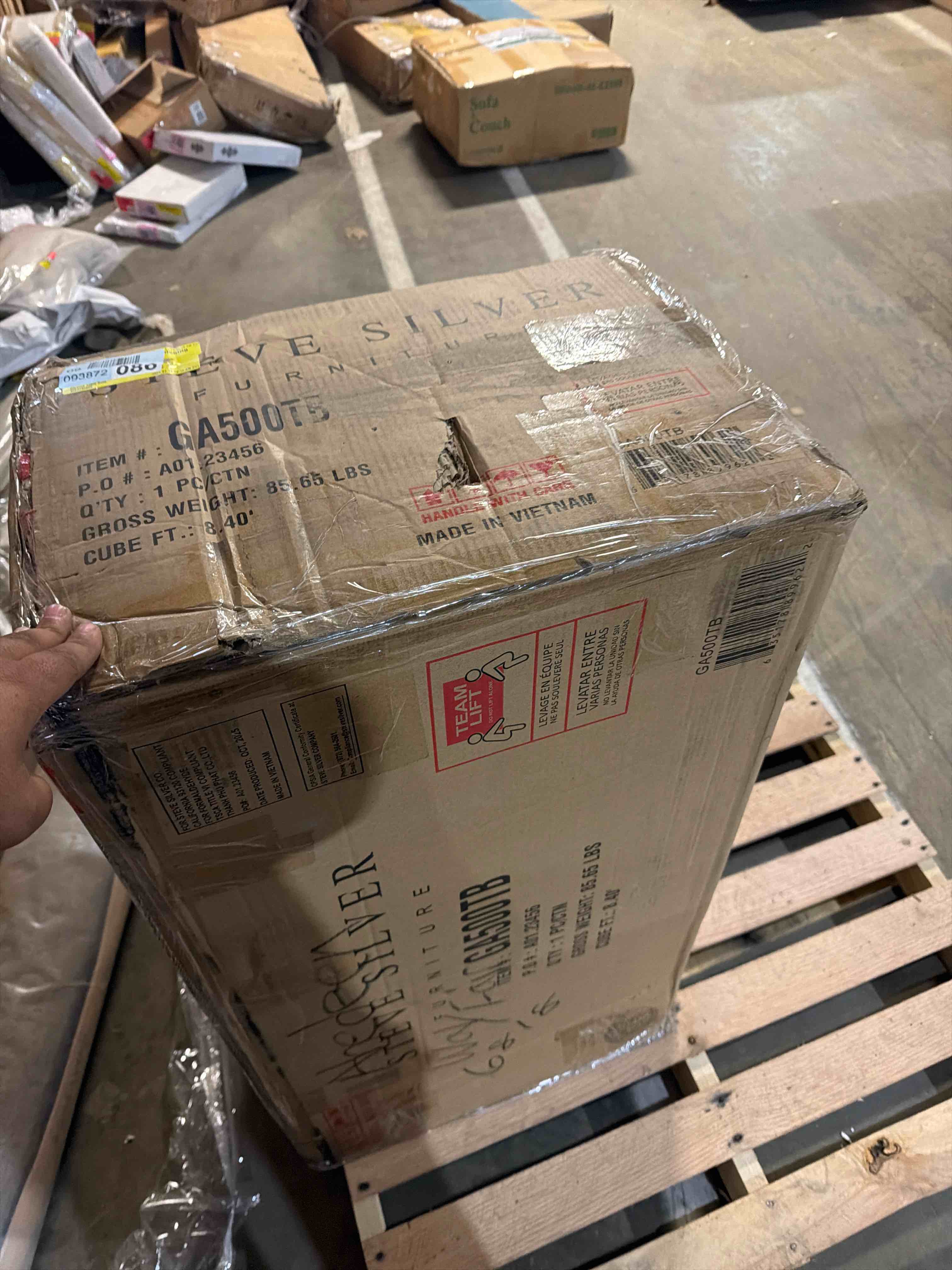 Condition photo showing Good Condition for garland table base