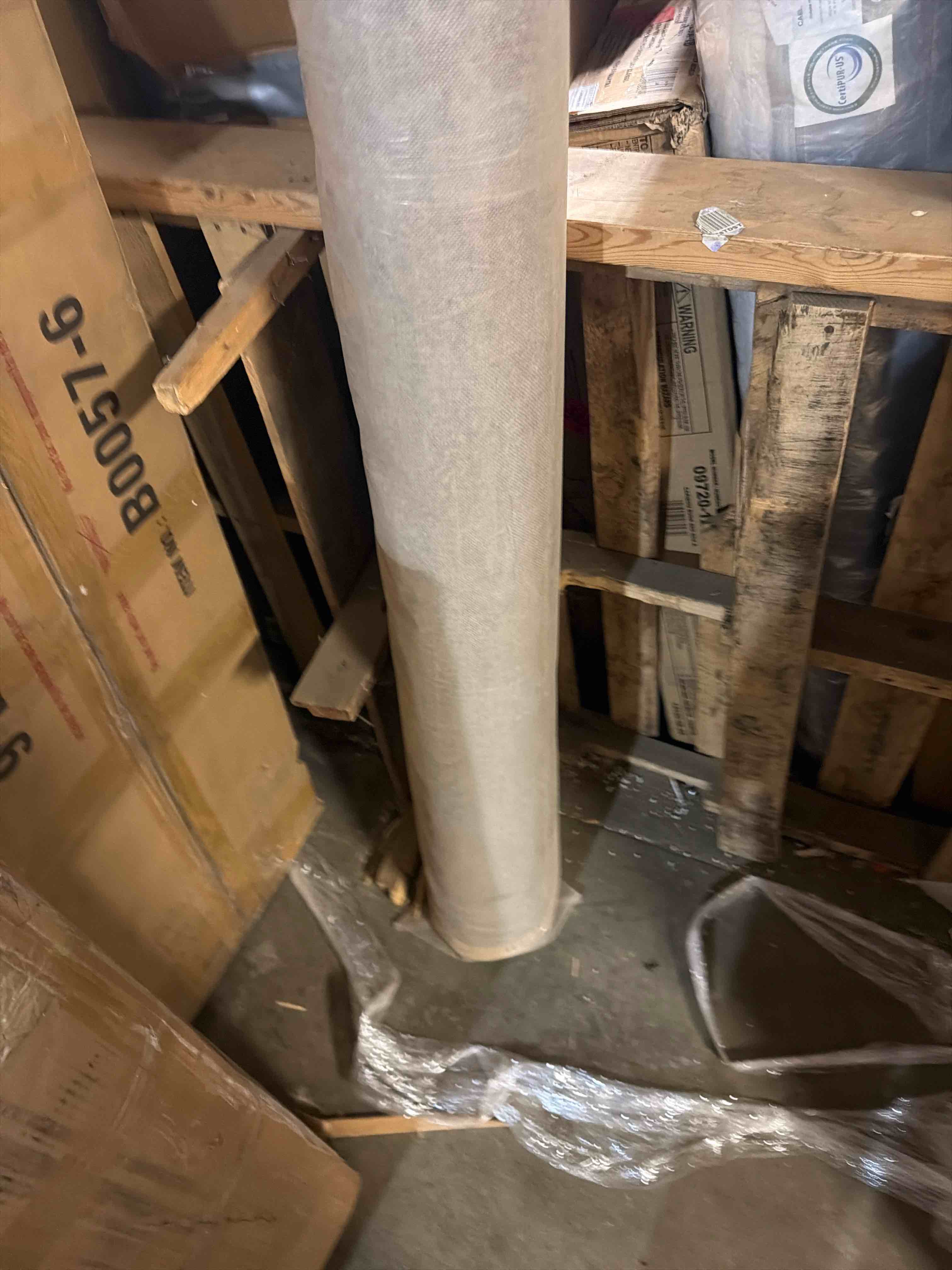 Condition photo showing New/Like New for wadl2018.8993576  naya hand-hooked ivory/gray area rug rug size red