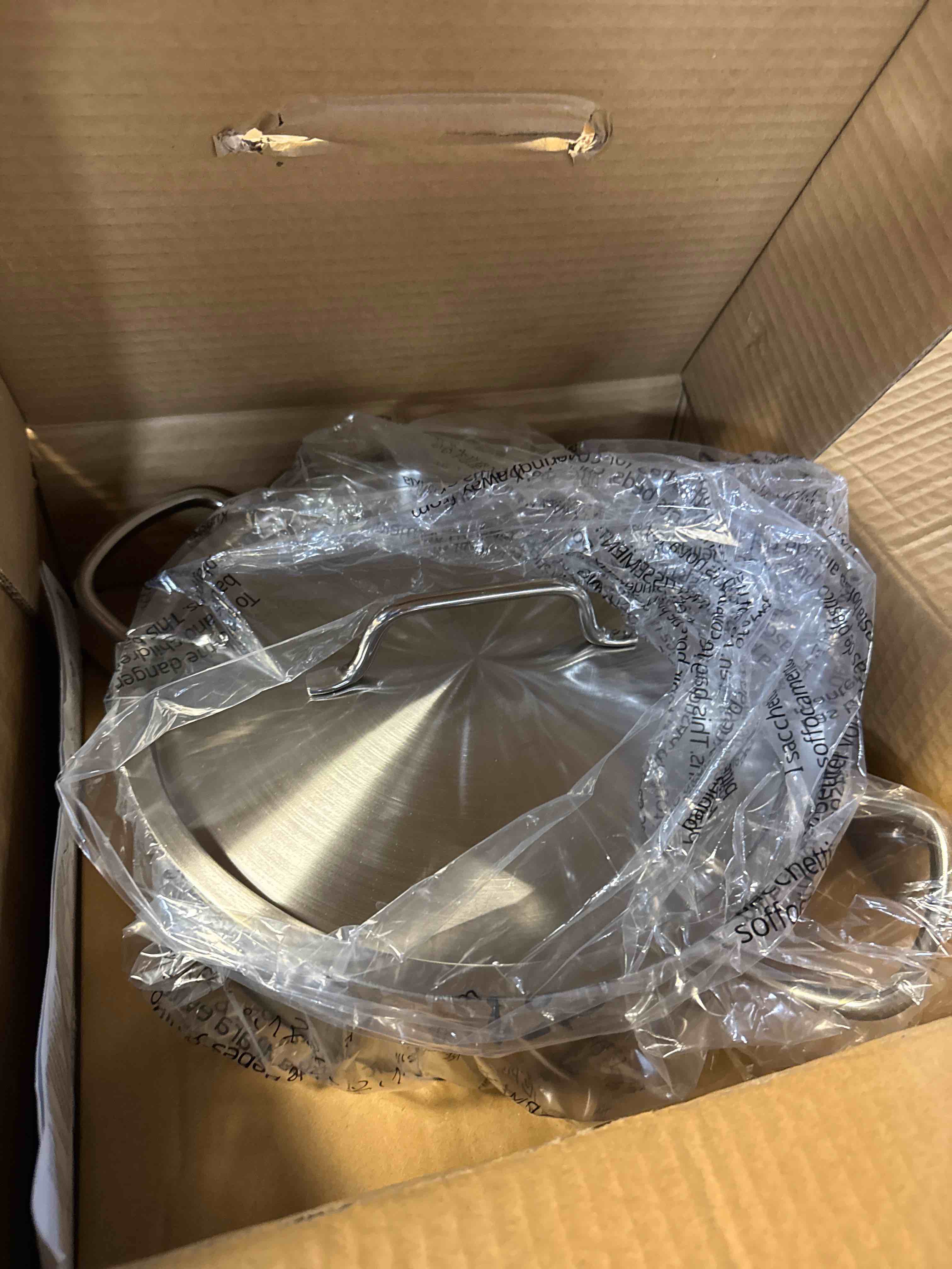 Condition photo showing New/Like New for amazon basics 12qt stainless steel aluminum-clad stock pot with cover (previously amazoncommercial brand)