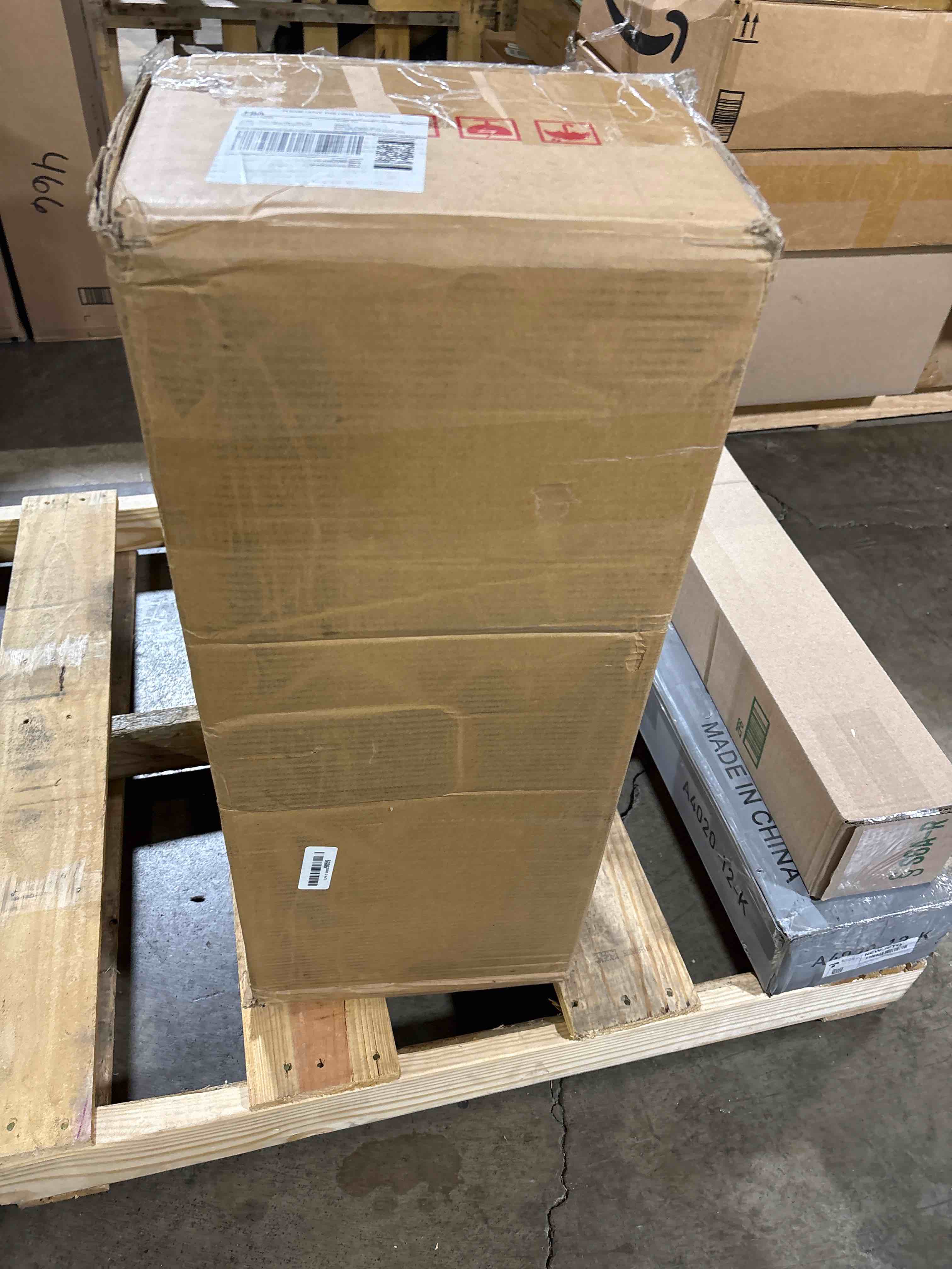 Condition photo showing Good Condition for SORCEDAS Bookshelf Geometric Bookcase S Shaped Industrial Bookshelf Storage Display Stand Shelf for Living Room Bedroom and Office Room (Black, 6 Tier) 6 Tier Black