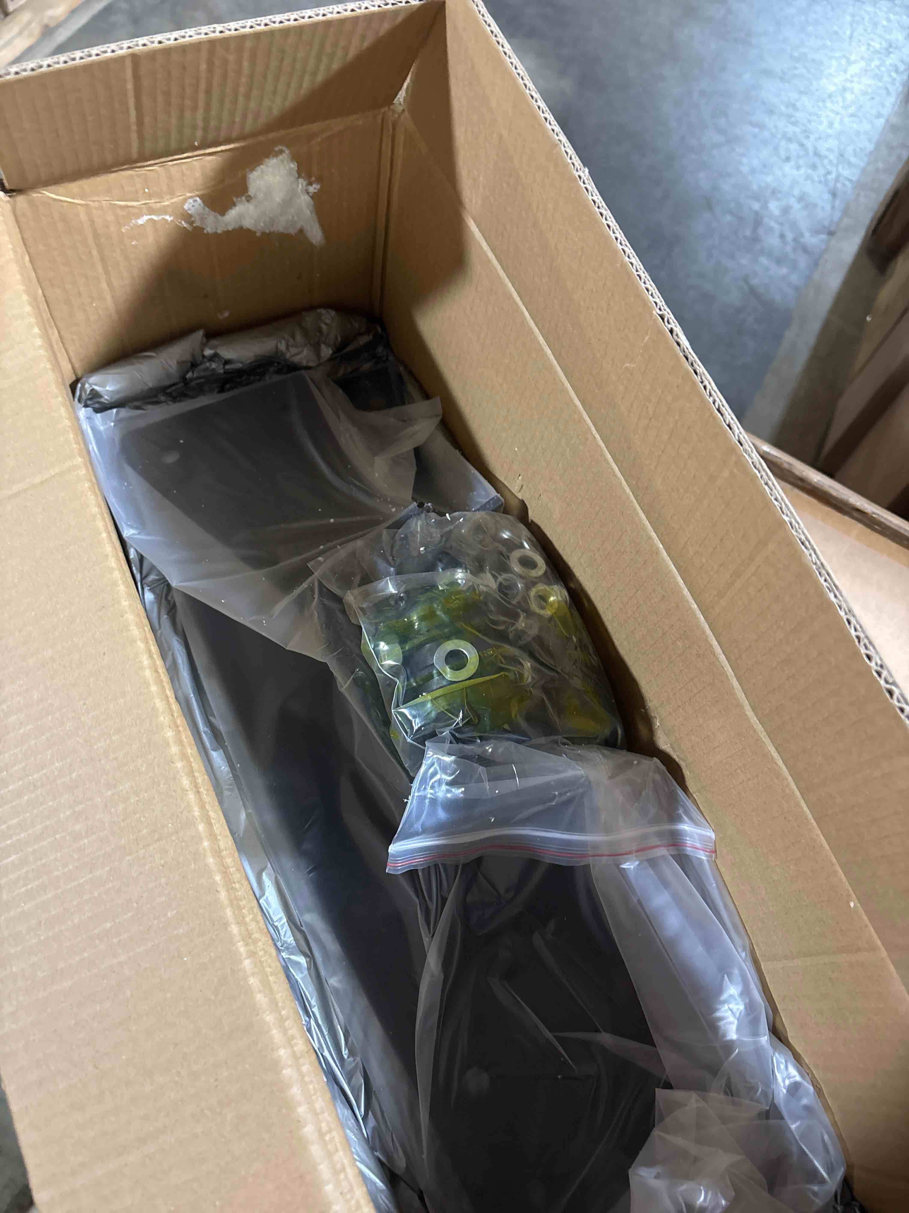 Condition photo showing New/Like New for New Frame C Notch Kit for Chevrolet Silverado GMC Sierra 1500 Pickup 1999-2007 Rear Axle Lowering