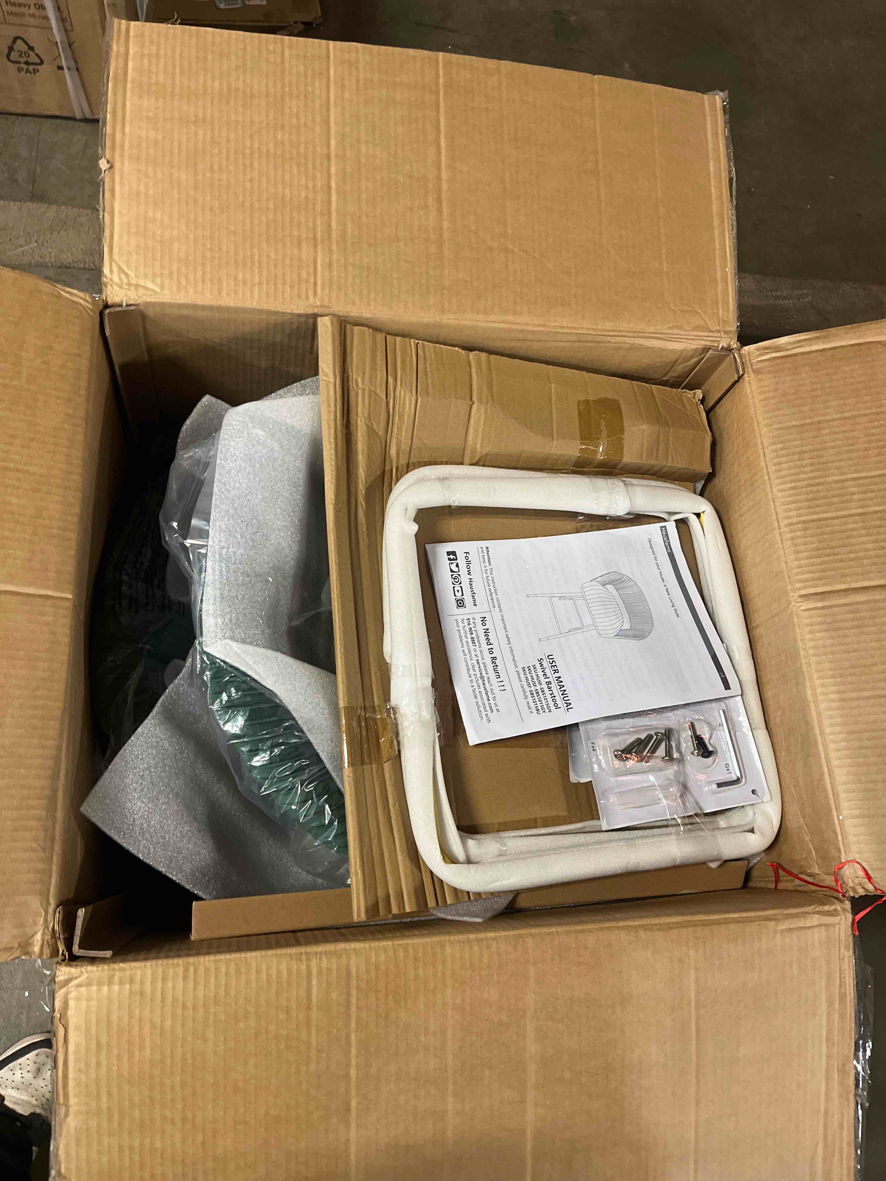 Condition photo showing New/Like New for Roellig 29.5 '' Swivel Upholstered Bar Stool with Metal Frame (Set of 2)