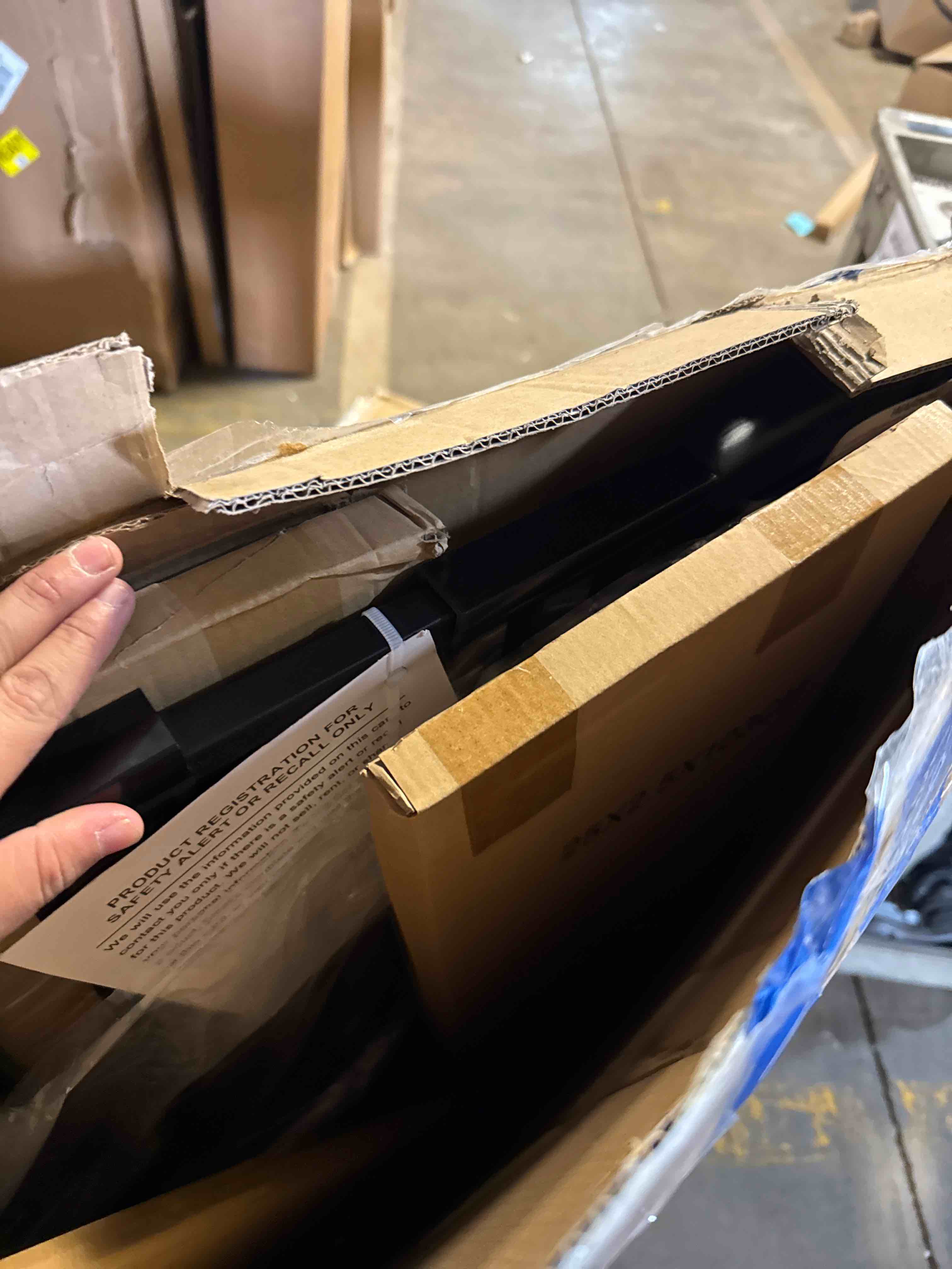 Condition photo showing New/Like New for 40.5" Tall Baby Gate 40.9-54.7" Wide No Drilling Tall Pet Gate Cat Gate Extra Wide Baby Gate Safety,Extra Narrow Auto-Close for Indoor Stairs, Doorways, and Kitchen 40.9-54.7" Black