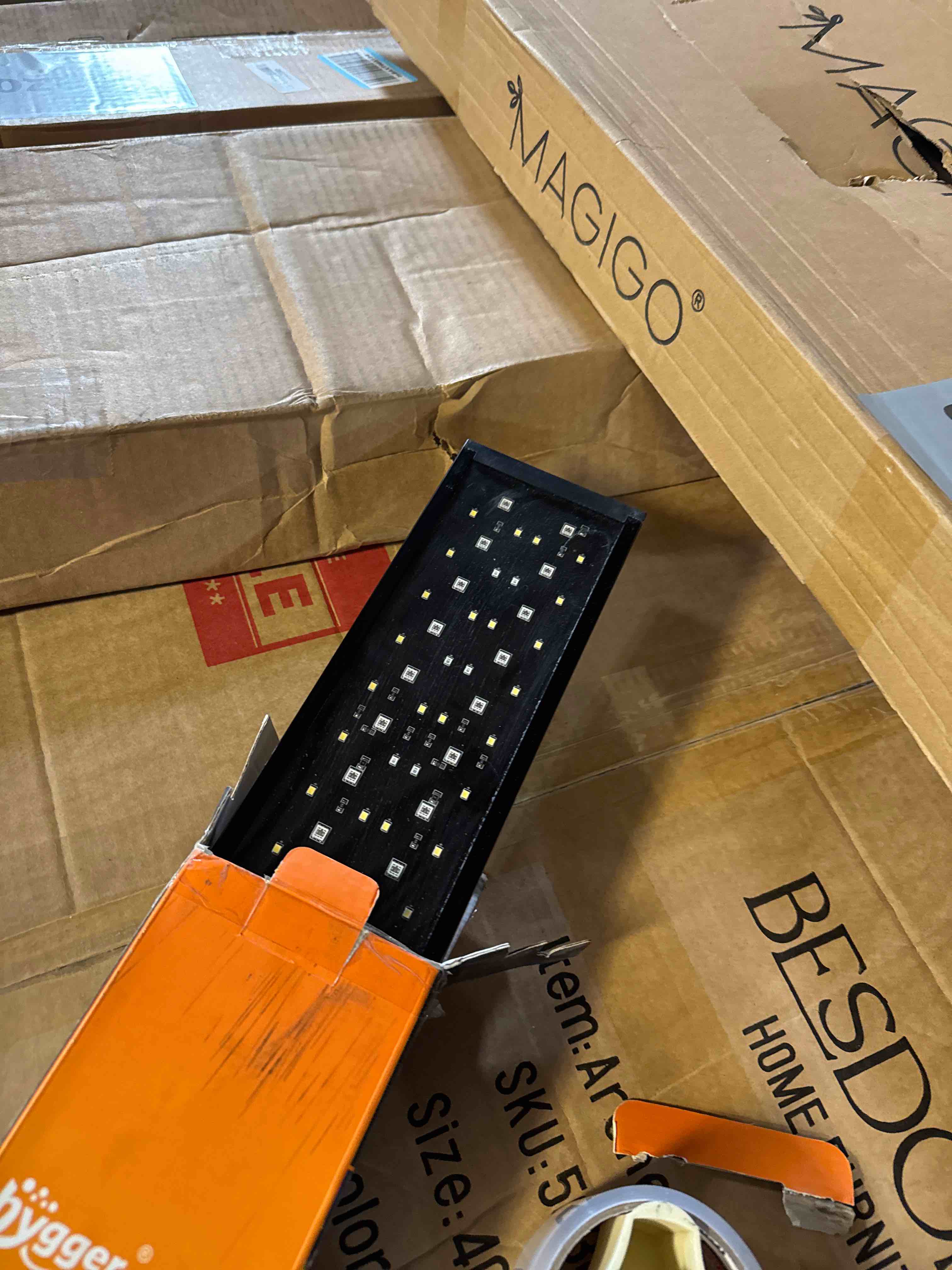 Condition photo showing Good Condition for hygger Sun Moon LED Aquarium Light, Full Spectrum Fish Tank Light Day-Night Dual Timer, Adjustable 6 Timer 10 Brightness 8 Colors for Planted Freshwater Tank 48W for 48~55in long tank