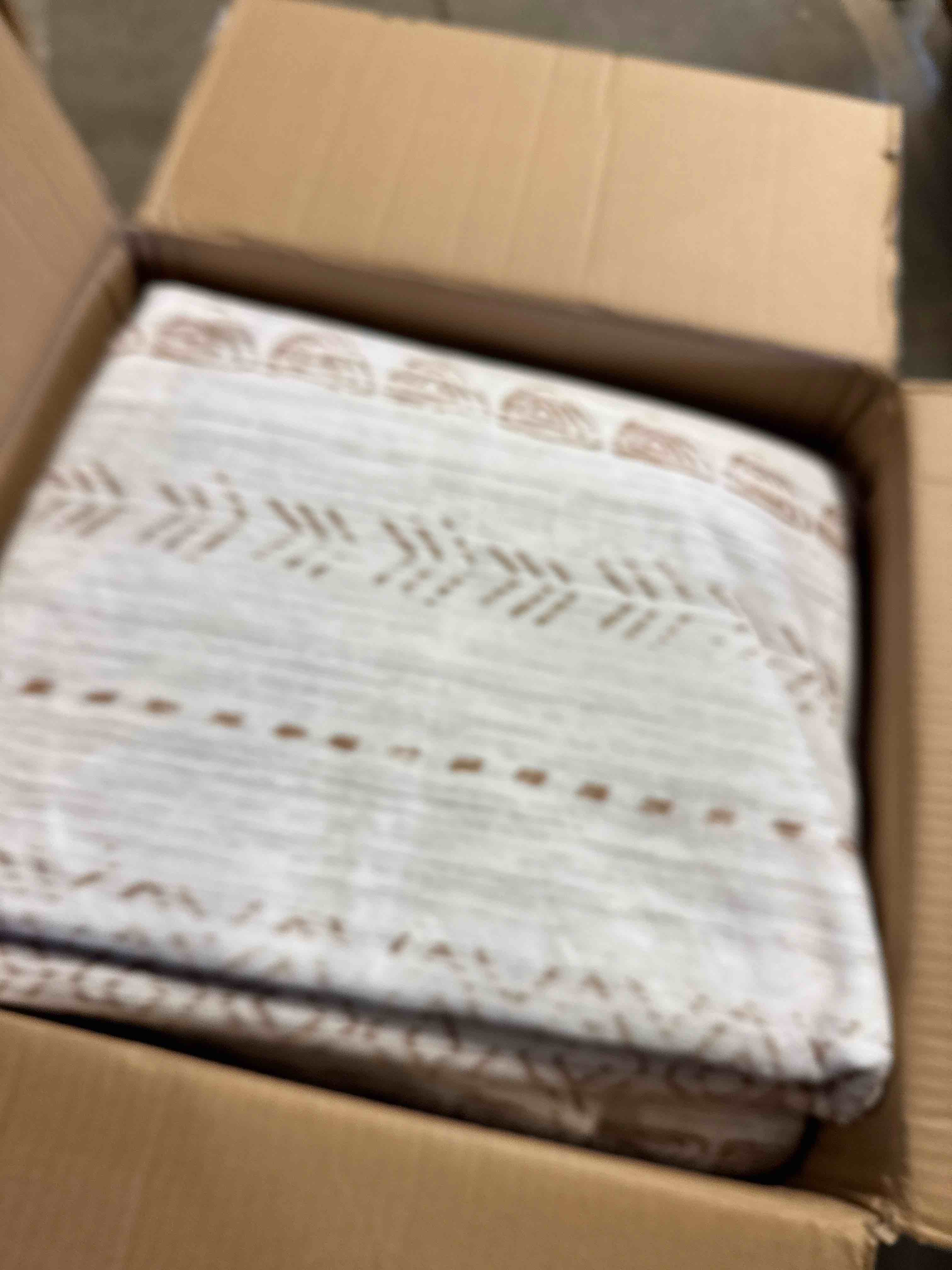 Condition photo showing New/Like New for Nakagishi Area Rugs 9x12 Living Room: Washable Boho Large Neutral Modern Soft Farmhouse Rug Stain Resistant Indoor Floor Non-Slip Carpet for Bedroom Nursery Kids Playroom Office Dining Room- Brown Beige Brown 9' x 12' (Rectangular)