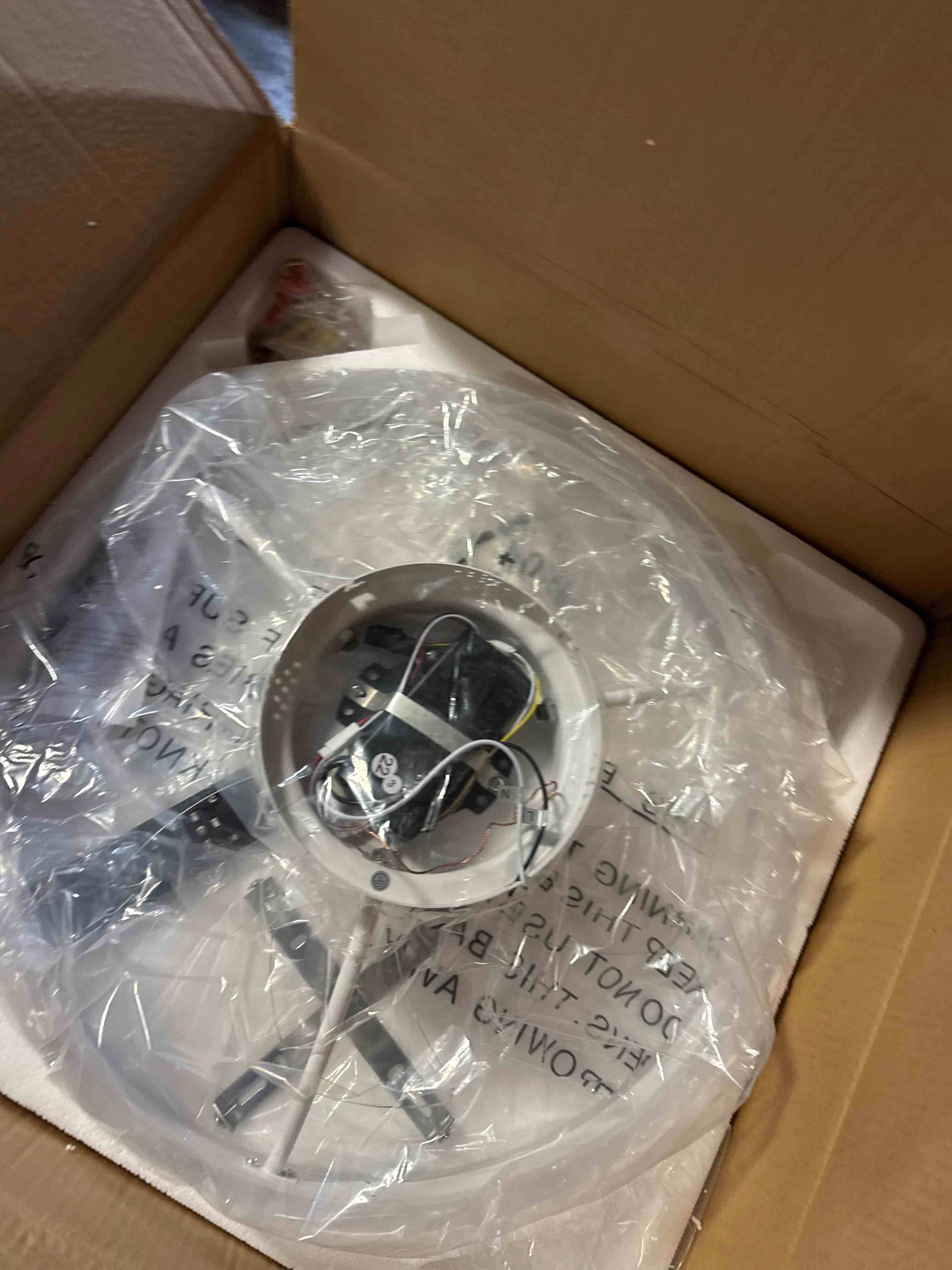 Condition photo showing New/Like New for VOLISUN Low Profile Ceiling Fans with Lights and Remote, 19.7in Flush Mount Ceiling Fans with Light, 3000K-6500K Dimmable Fandelier LED Fan Light, White Bladeless Ceiling Fans with Lights for Bedroom White 19.7 INCH