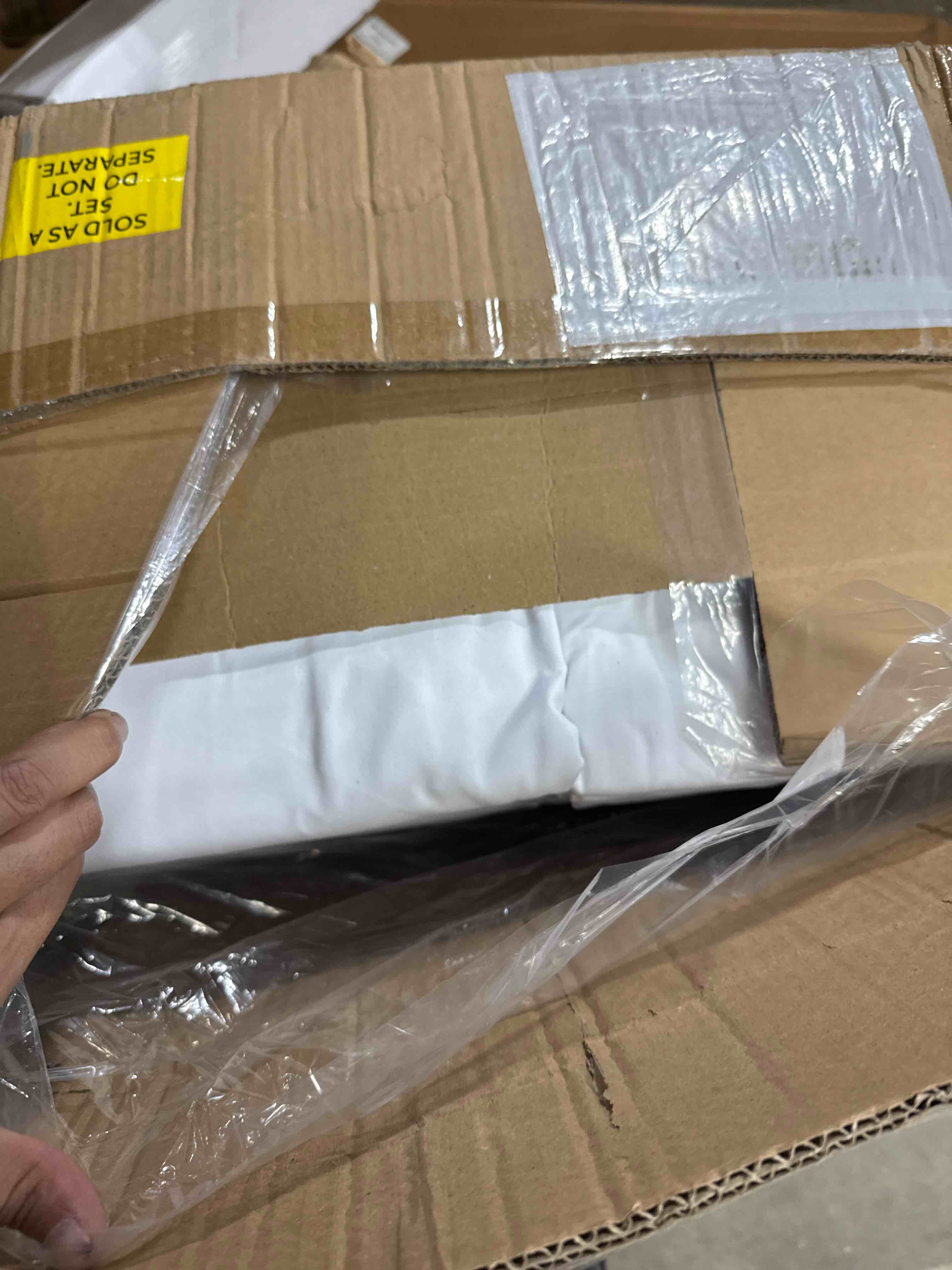 Condition photo showing New/Like New for Bulk Case Pack of 20 Flat Sheets - (20) Queen Size Hotel Quality Top Flat Bed Sheets Only - Wholesale Bulk Bedding for Hotels, Spa & Airbnbs - Breathable, Cooling, Soft & Wrinkle Free - (Queen, White)