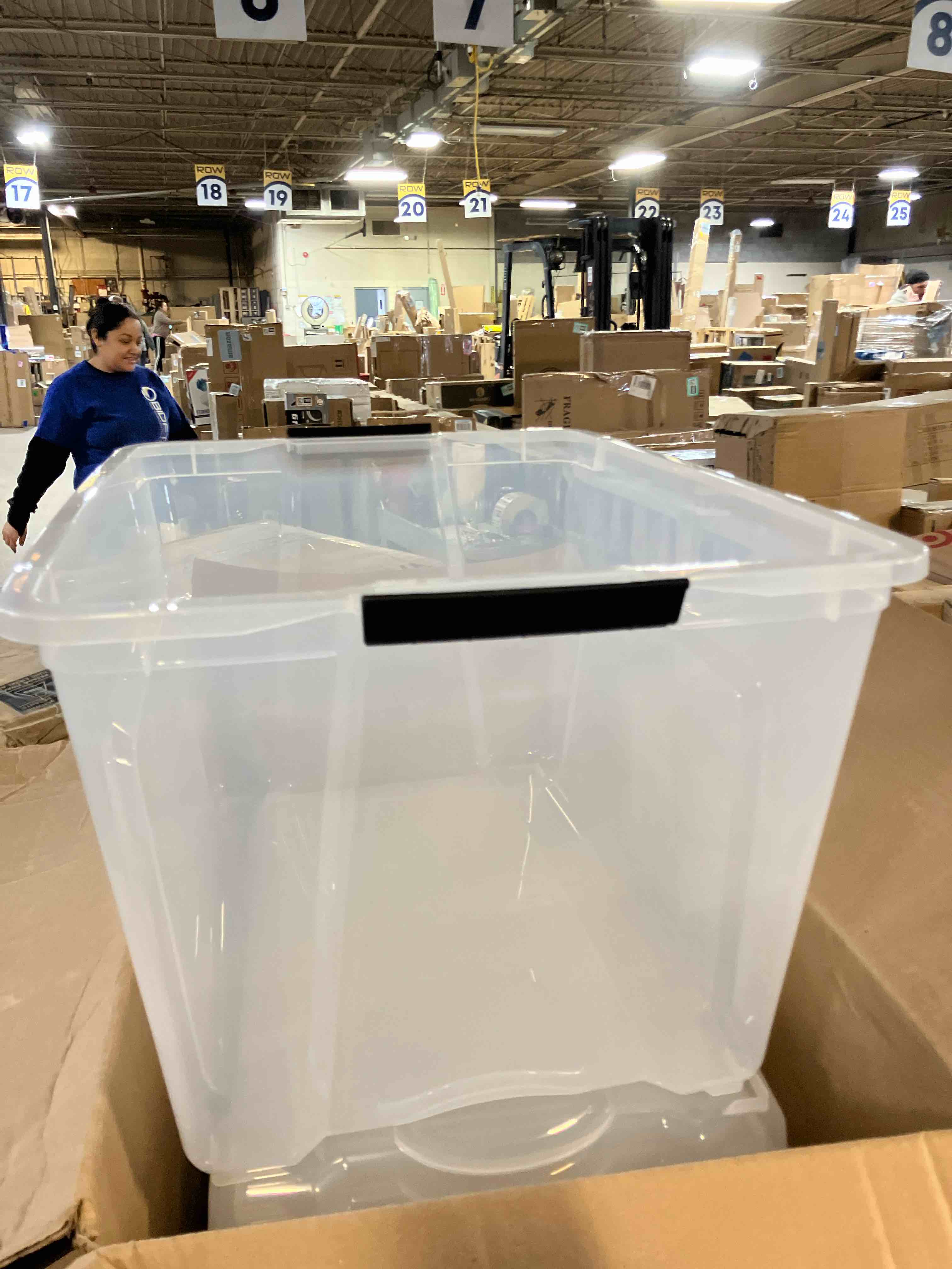 Condition photo showing Good Condition for IRIS USA 72 Qt Stackable Plastic Storage Bins with Lids, 6 Pack - BPA-Free, Made in USA - See-Through Organizing Solution, Latches, Durable Nestable Containers, Secure Pull Handle - Clear Clear 72 Qt 6 Pack