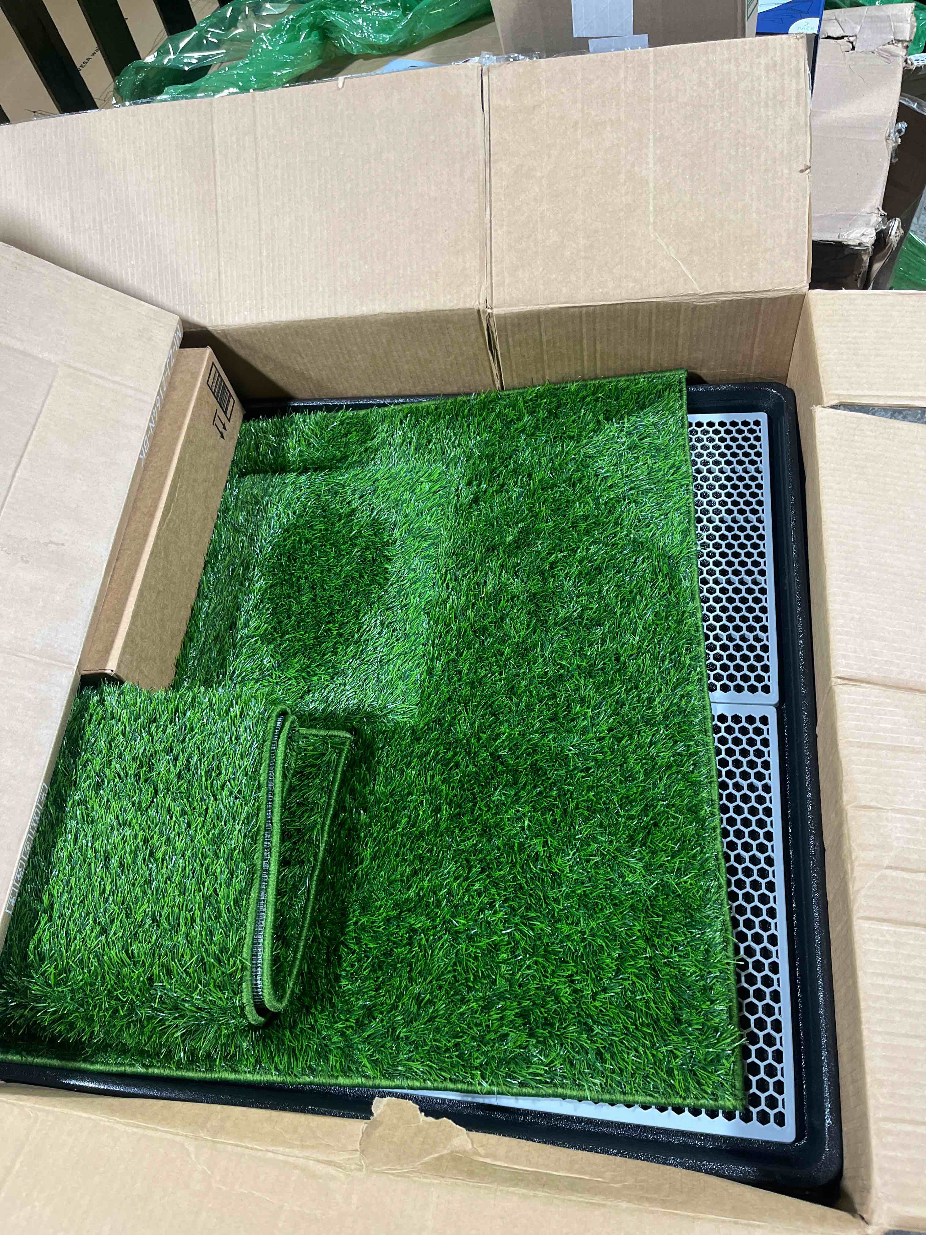 Condition photo showing New/Like New for HQ4US 4LEGS Dog Grass Pad with Tray Extra Large 45”×34”, Dog Litter Box with Odor Free Artificial Grass Pee Pads for Dogs Potty Tray with Hemmed Edge, Realistic for Indoor Balcony X-Large for Dog? 38" Length