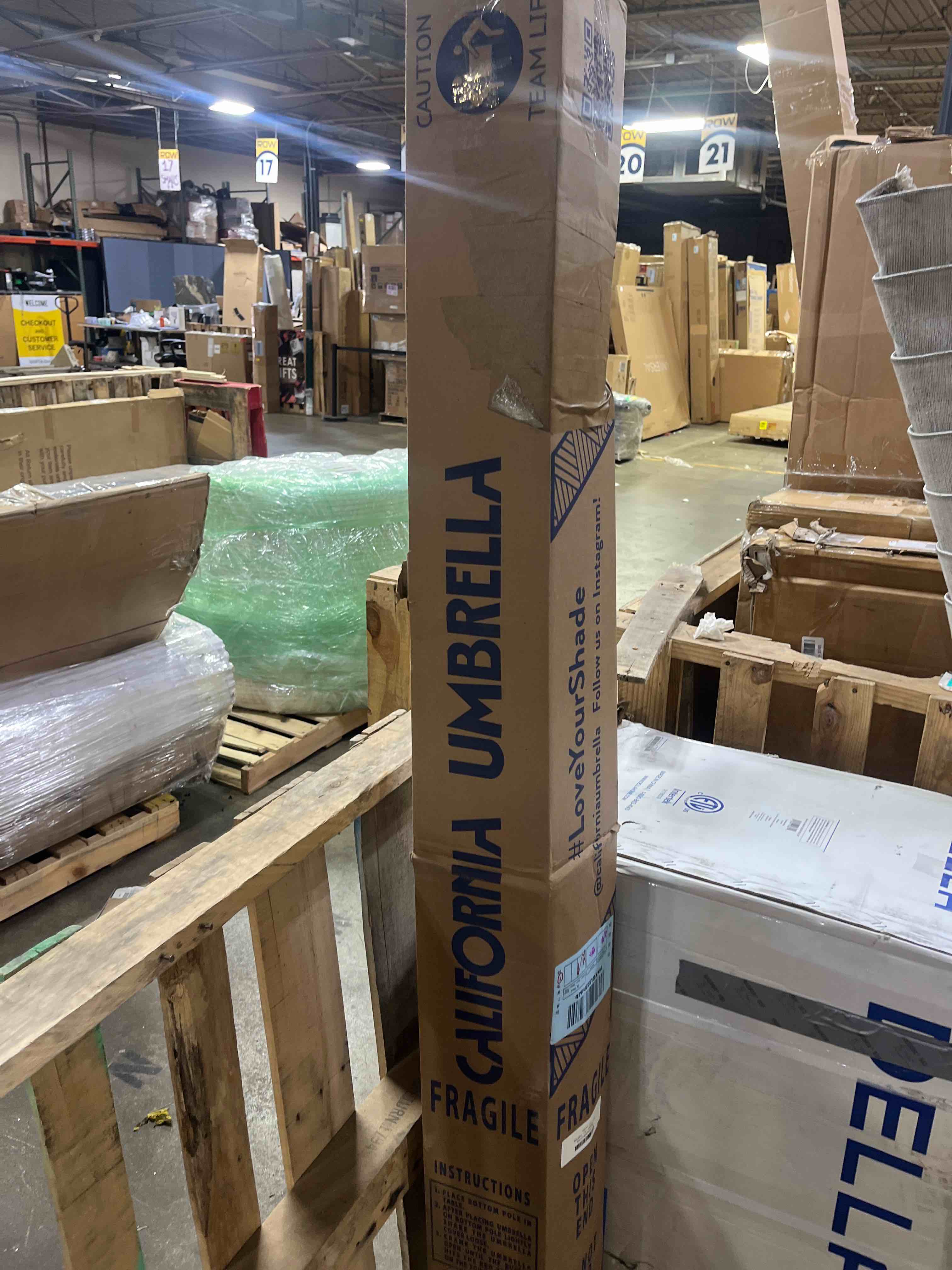 Condition photo showing New/Like New for california umbrella 9' round aluminum market umbrella, crank lift, collar tilt, white pole, white olefin