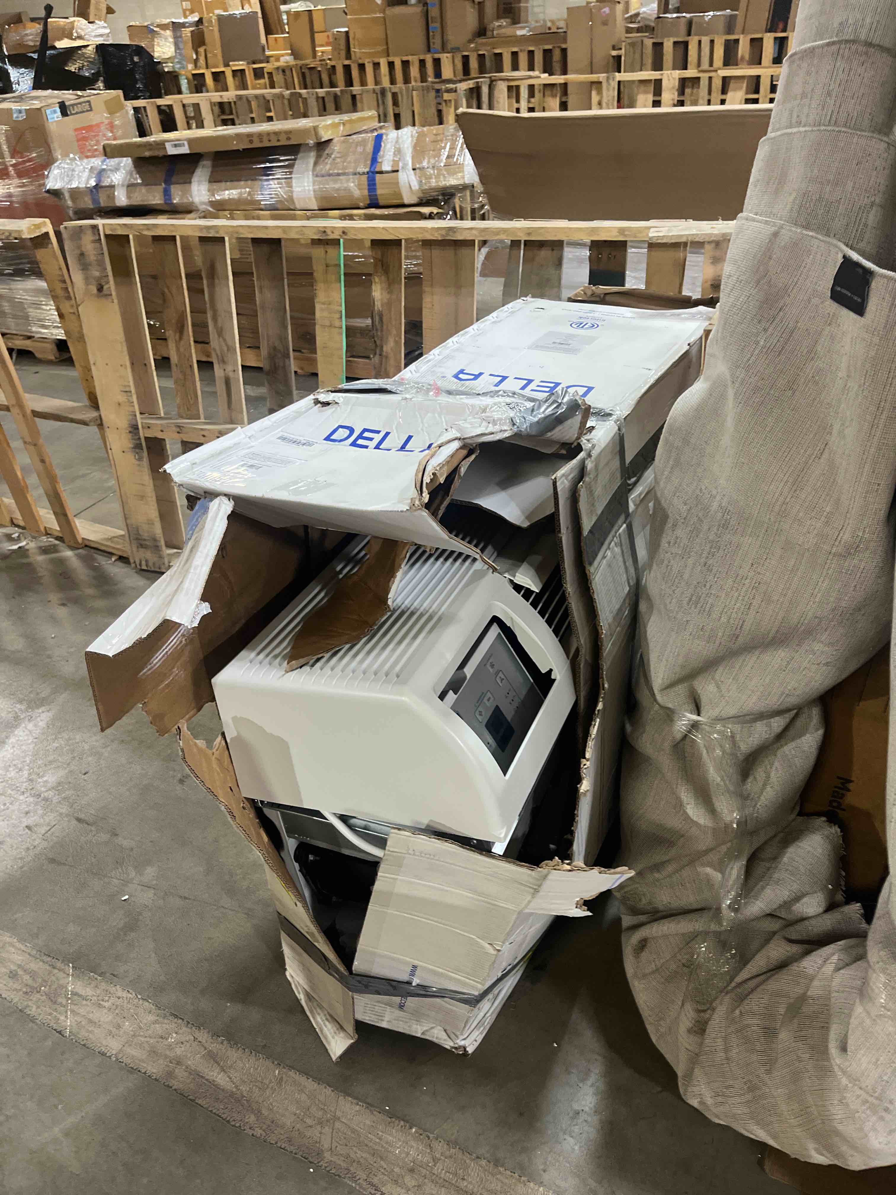 Condition photo showing As Is for della econo series 23000 btu mini split air conditioner 17 seer2, 230v cools up to 1500 sq. ft, works with alexa and wifi, heater ductless inverter system with heat pump,16.4ft installation kit