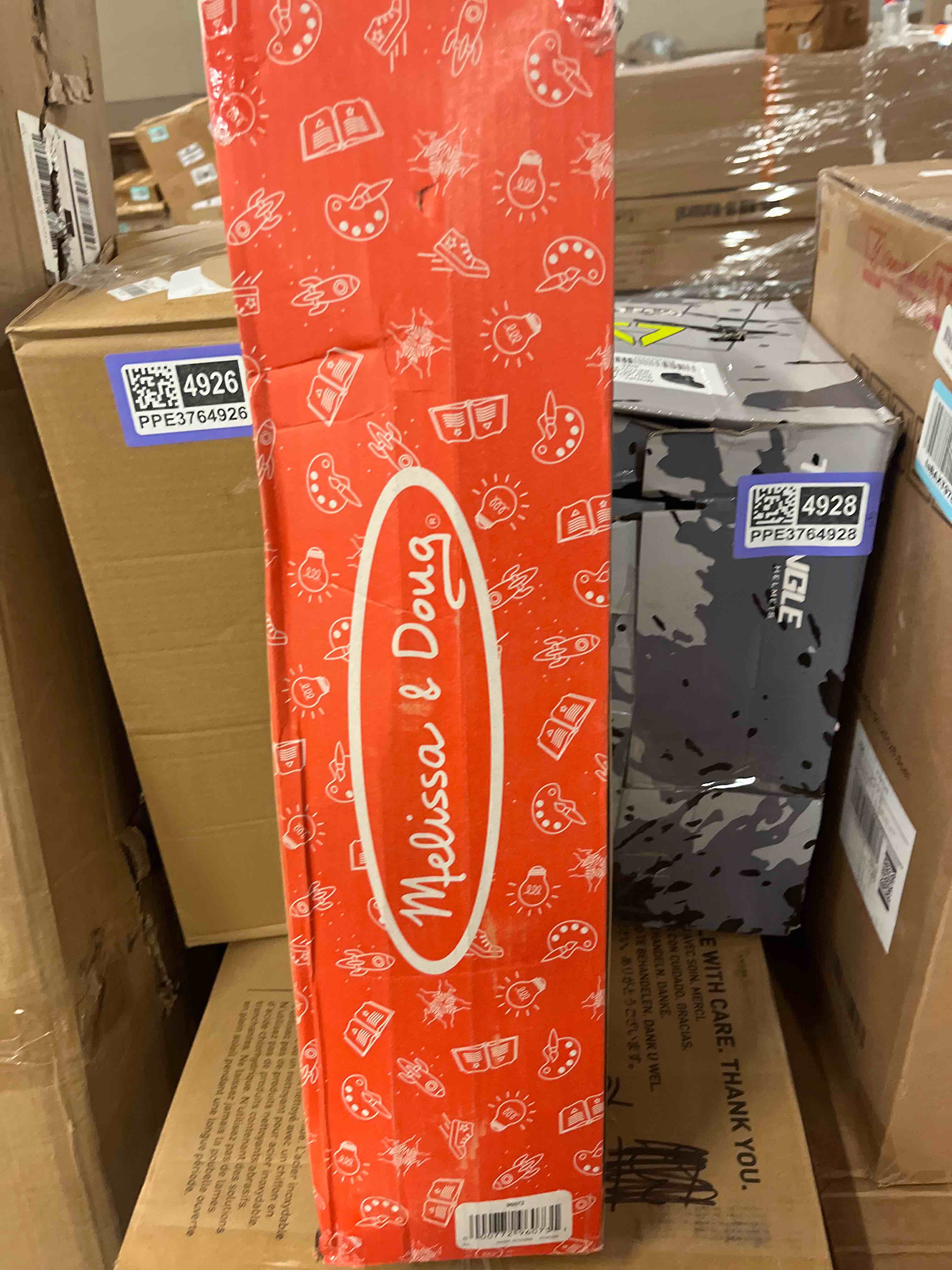 Condition photo showing New/Like New for melissa & doug bella butterfly child s outdoor chair (frustration-free packaging)
