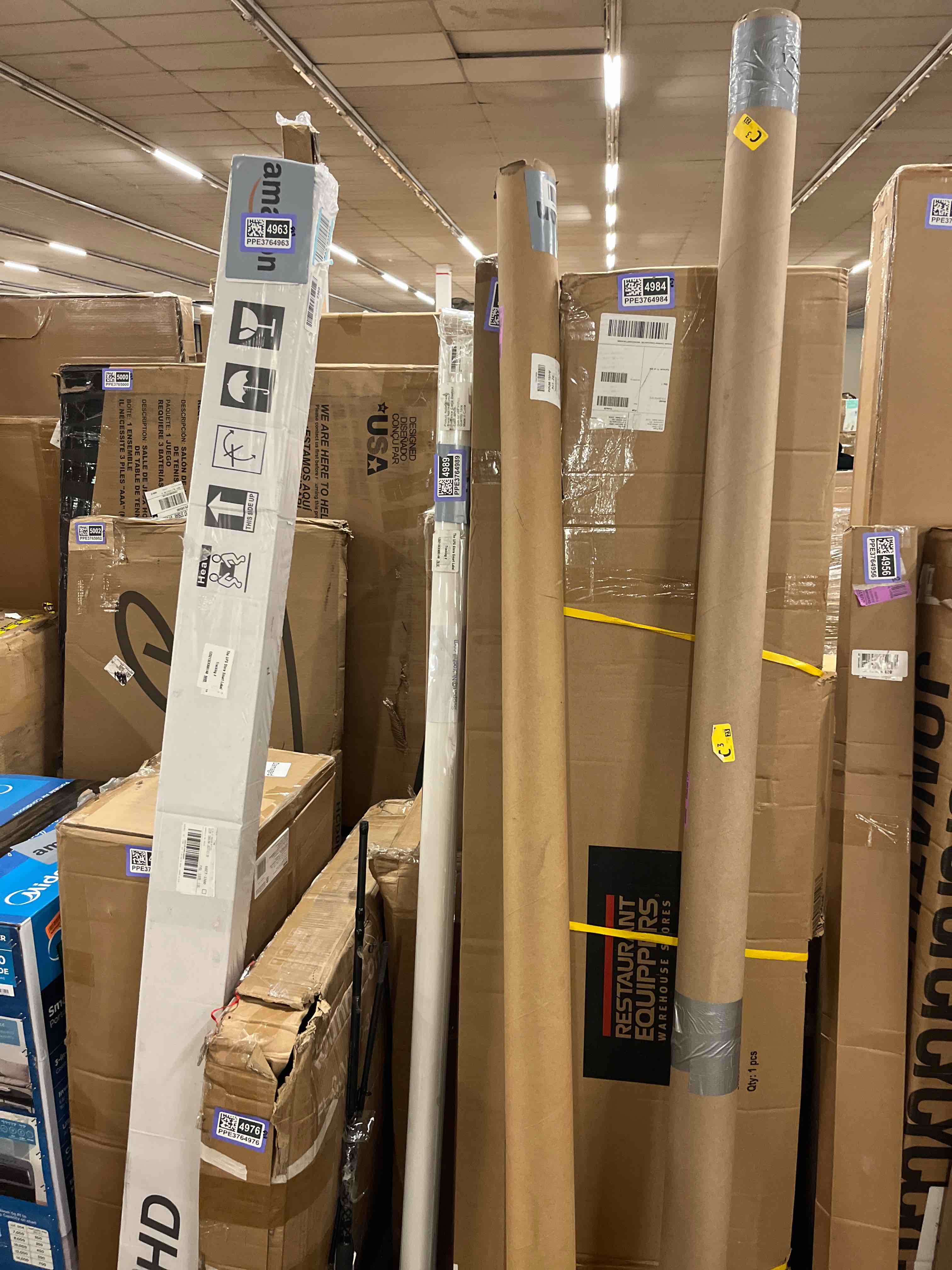 Condition photo showing New/Like New for yizhily seamless photo photography background paper backdrop paper roll for photoshoot and videos, 82" x16', arctic white