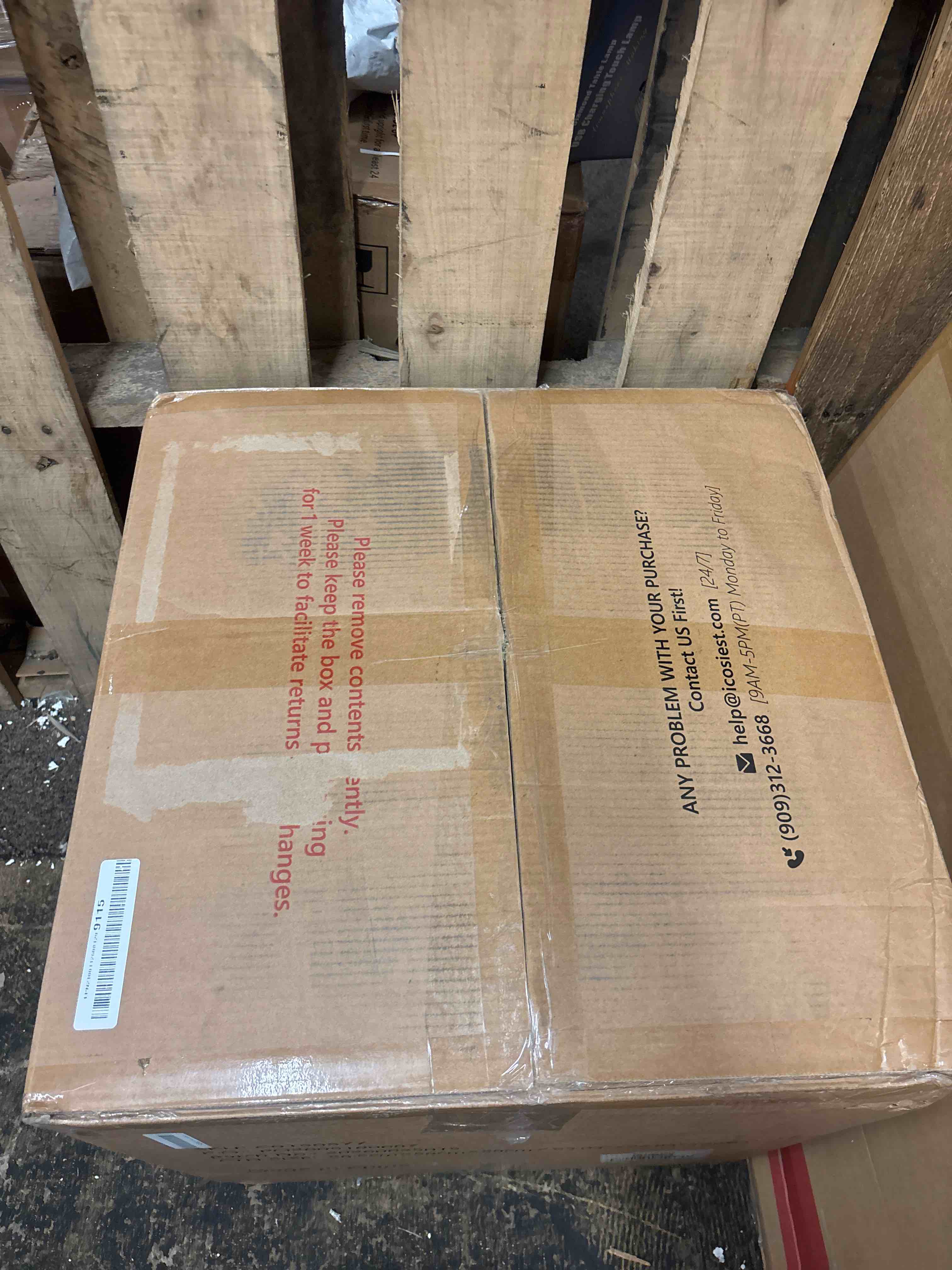 Condition photo showing New/Like New for chariese 19.7'' outdoor concrete side table