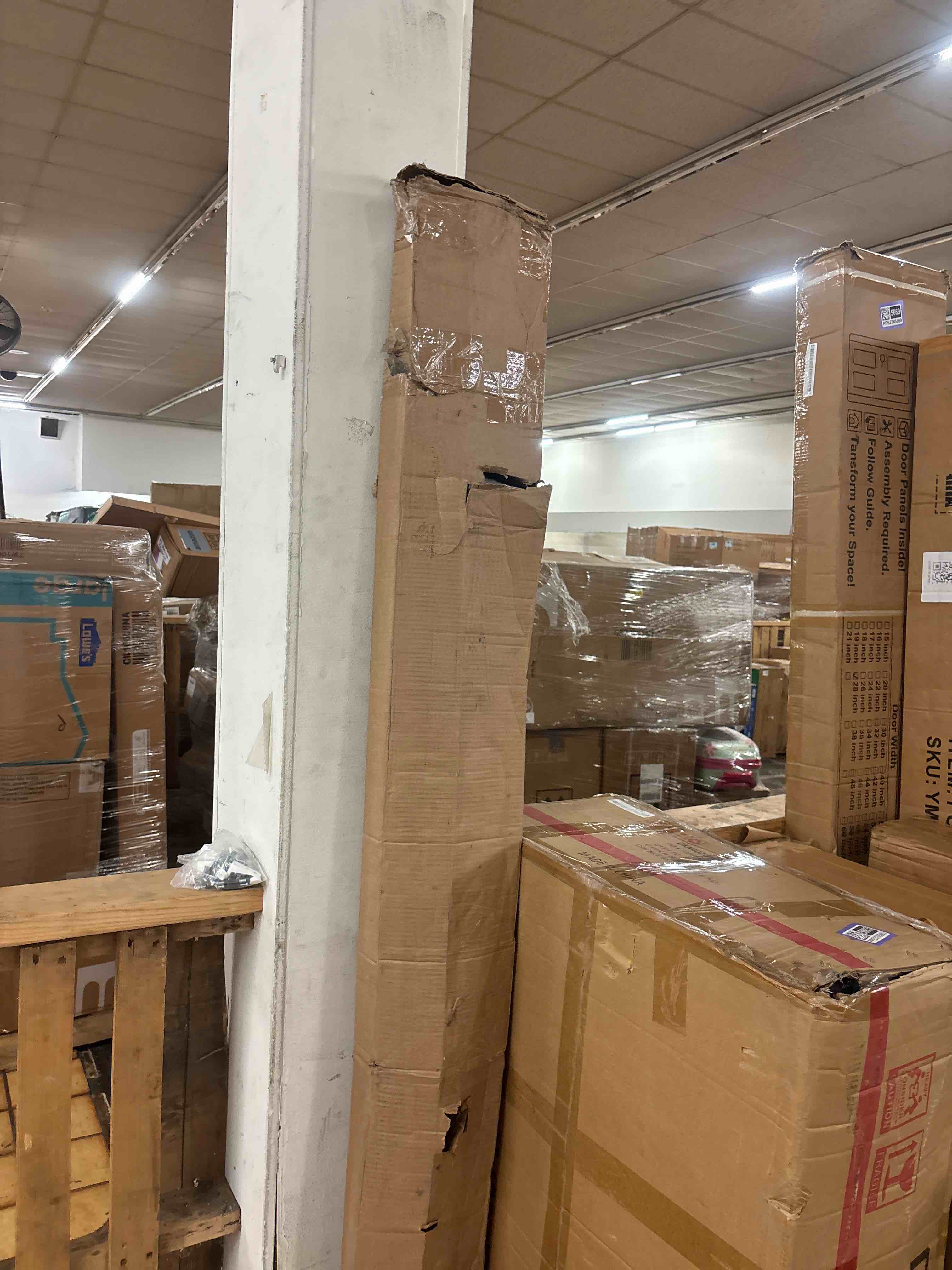 Condition photo showing Good Condition for metal bed frame, base for box spring and mattress, king-size, tool-free easy assembly, 79.6" x 76" x 7", black black king