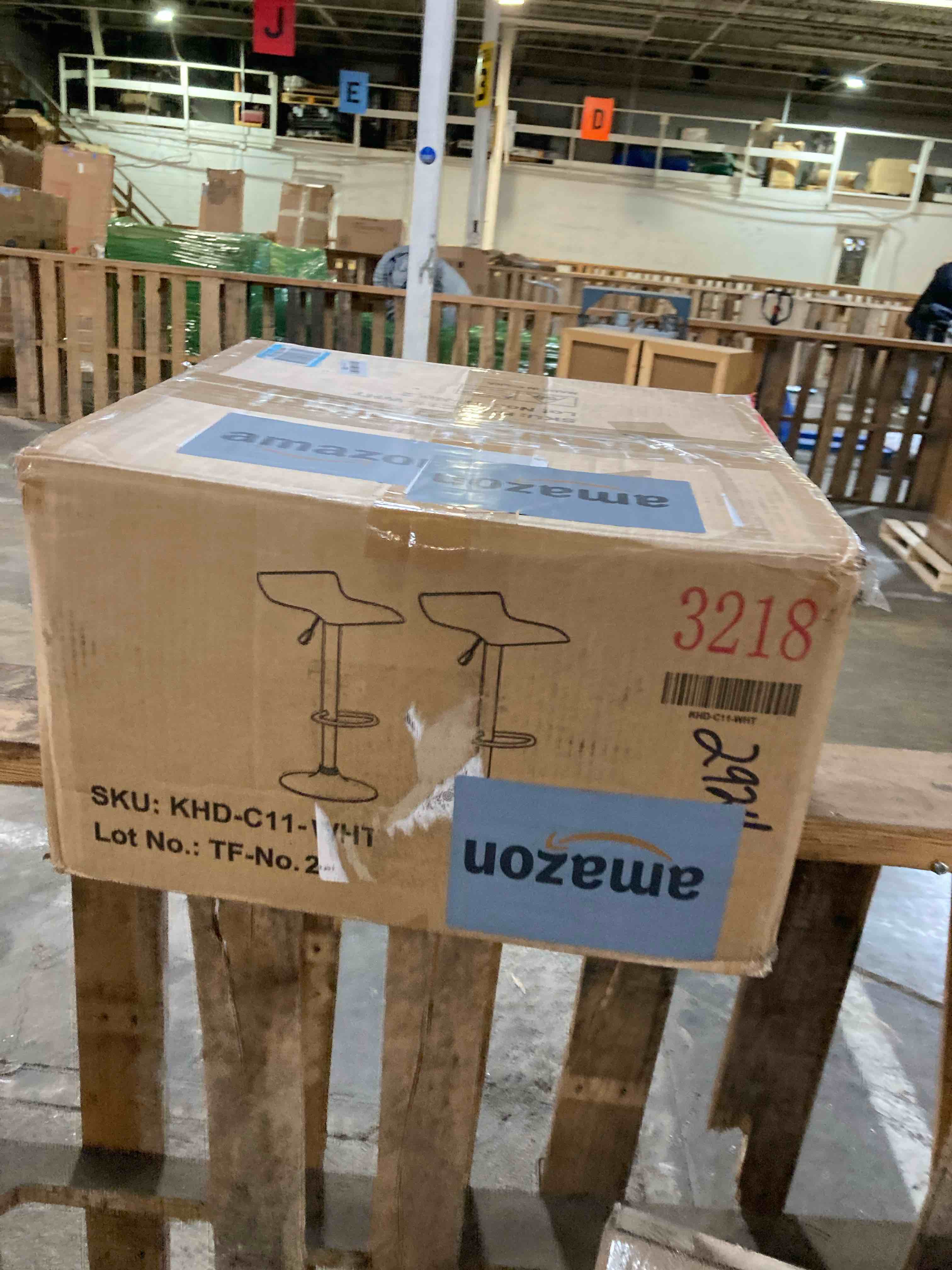 Condition photo showing New/Like New for Bar Stools Set of 2, Modern Counter Height Barstools, Swivel Low Back Height Adjustable Counter Stools with Metal Base & Footrest, Classic Bar Chairs for Kitchen Island, White