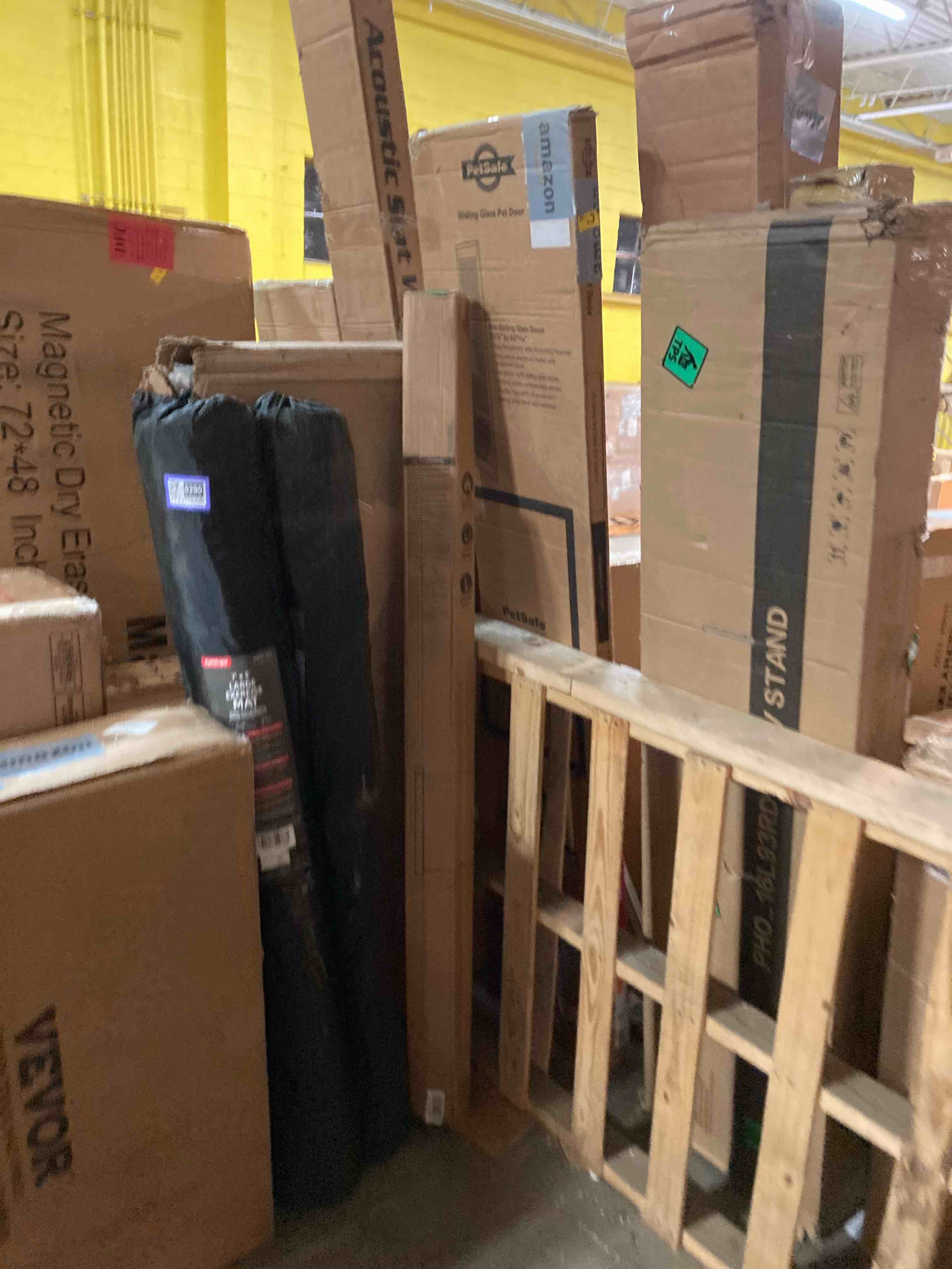 Condition photo showing New/Like New for retractable safety gate 140cm Gray