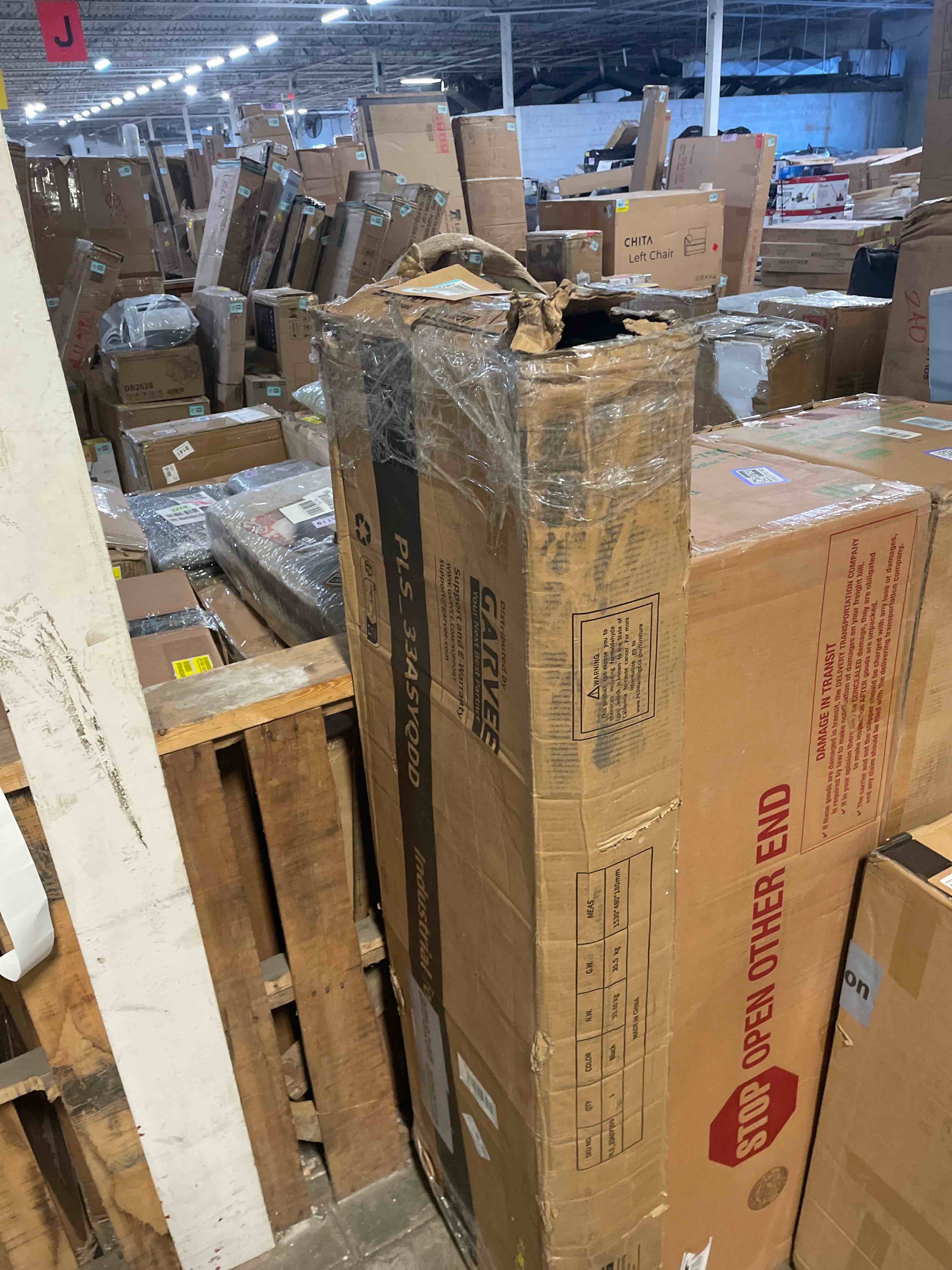 Condition photo showing Good Condition for Garvee 2640LBS Rolling Storage Shelves Metal Garage Shelving Units 4 Tier Adjustable Carbon Steel Lockable Wheels & Feet for Pantry Garage (used)